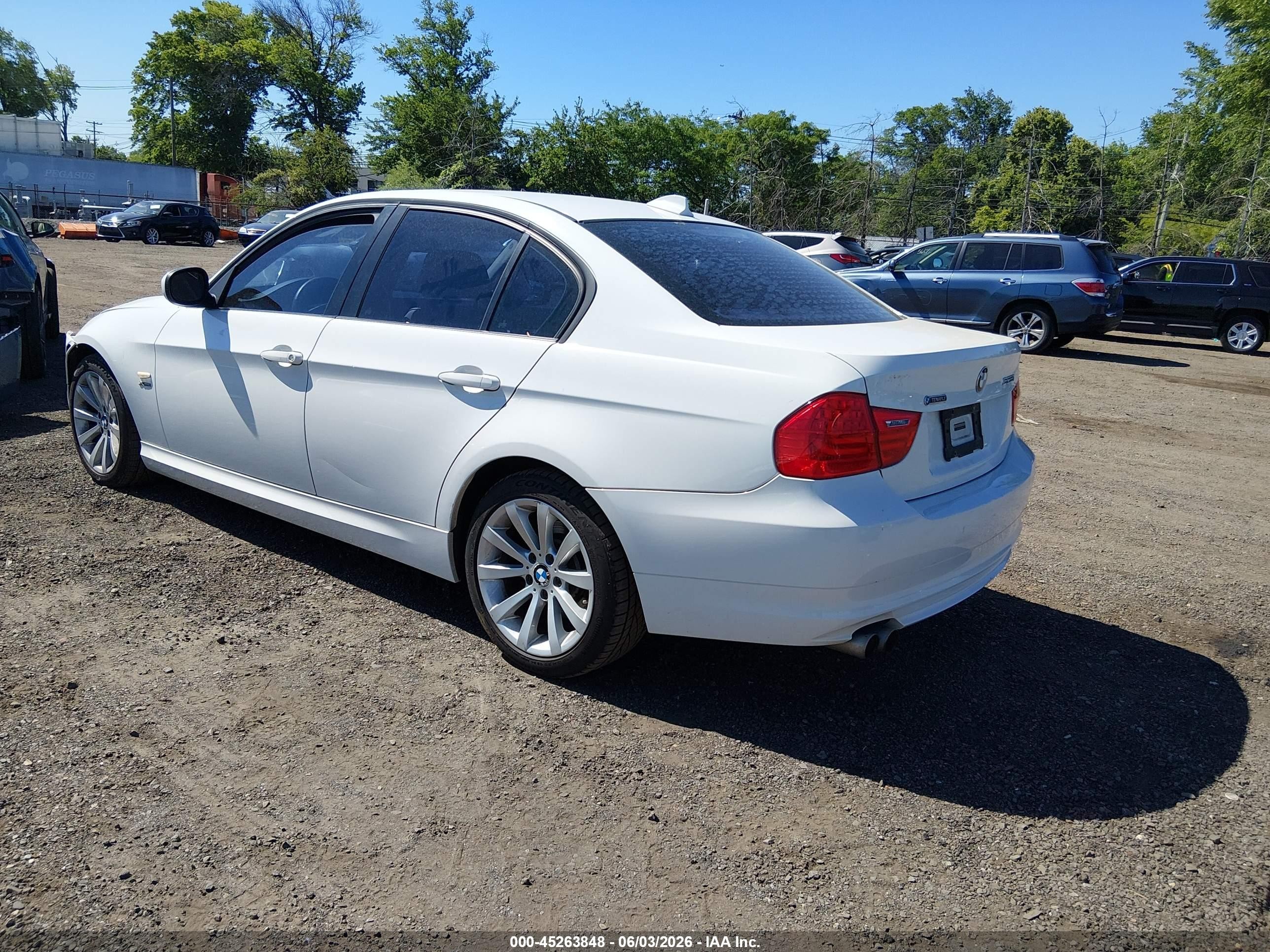 2011 Bmw 328i Xdrive Белый vin: WBAPK5G51BNN28544