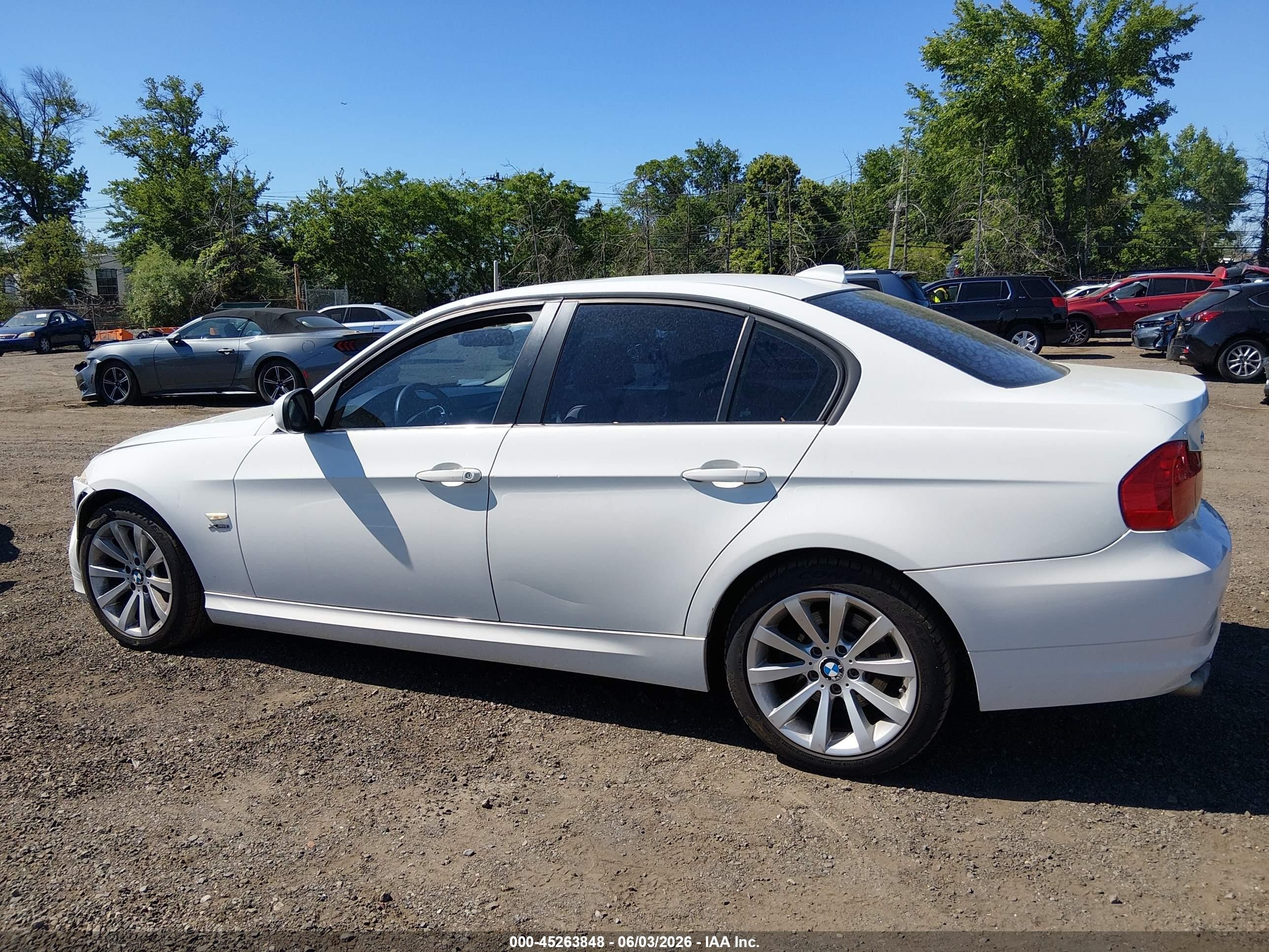 2011 Bmw 328i Xdrive Белый vin: WBAPK5G51BNN28544