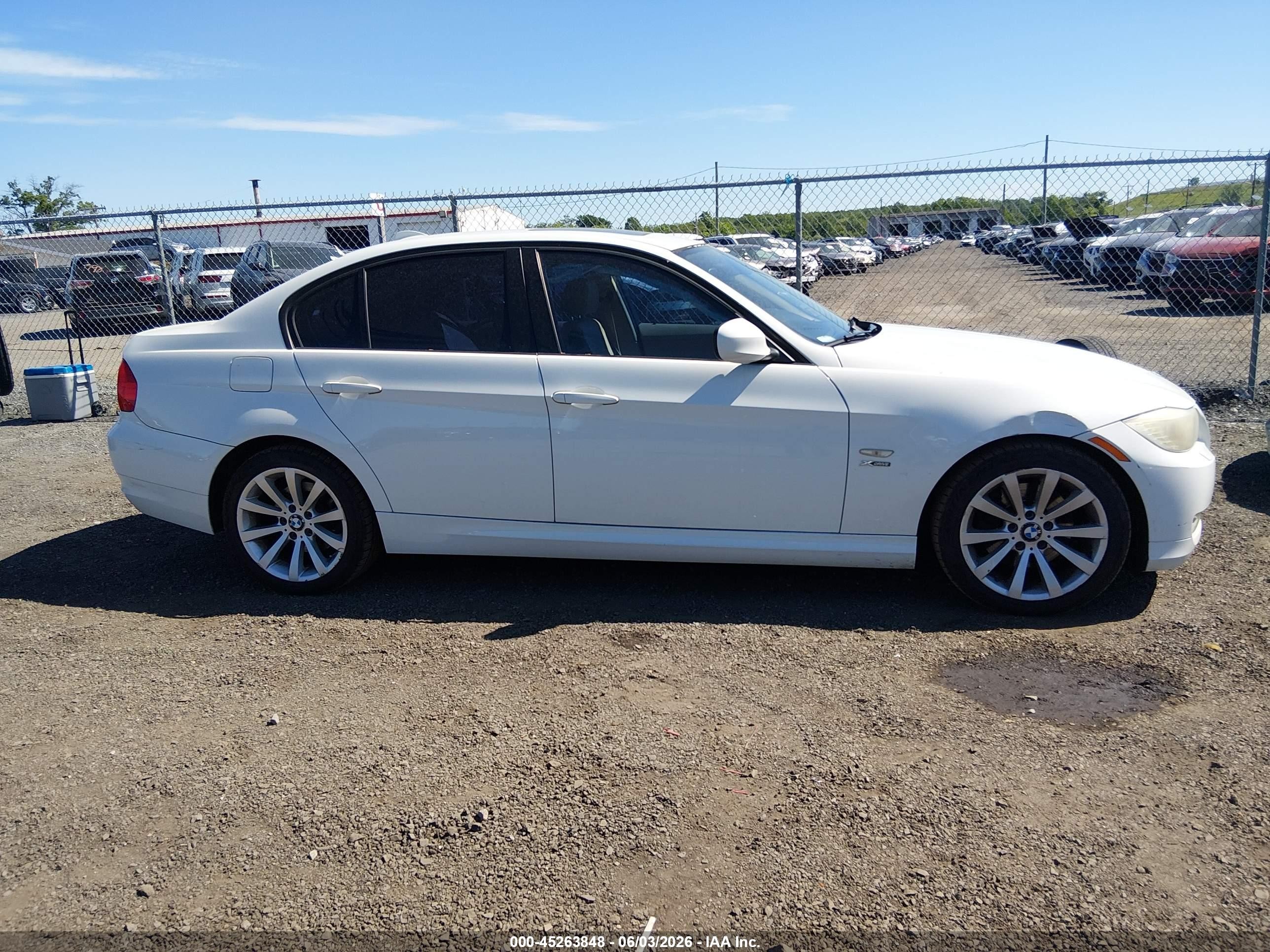 2011 Bmw 328i Xdrive Белый vin: WBAPK5G51BNN28544