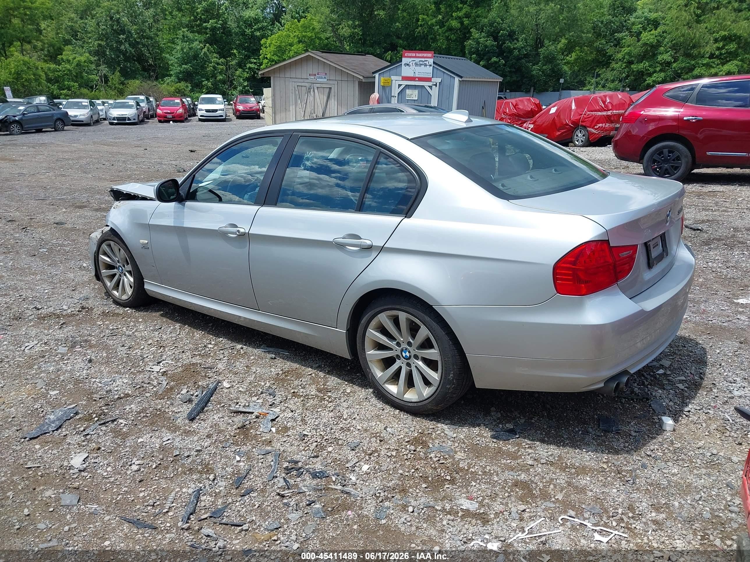 2011 Bmw 328i Xdrive Silver vin: WBAPK5G51BNN32190