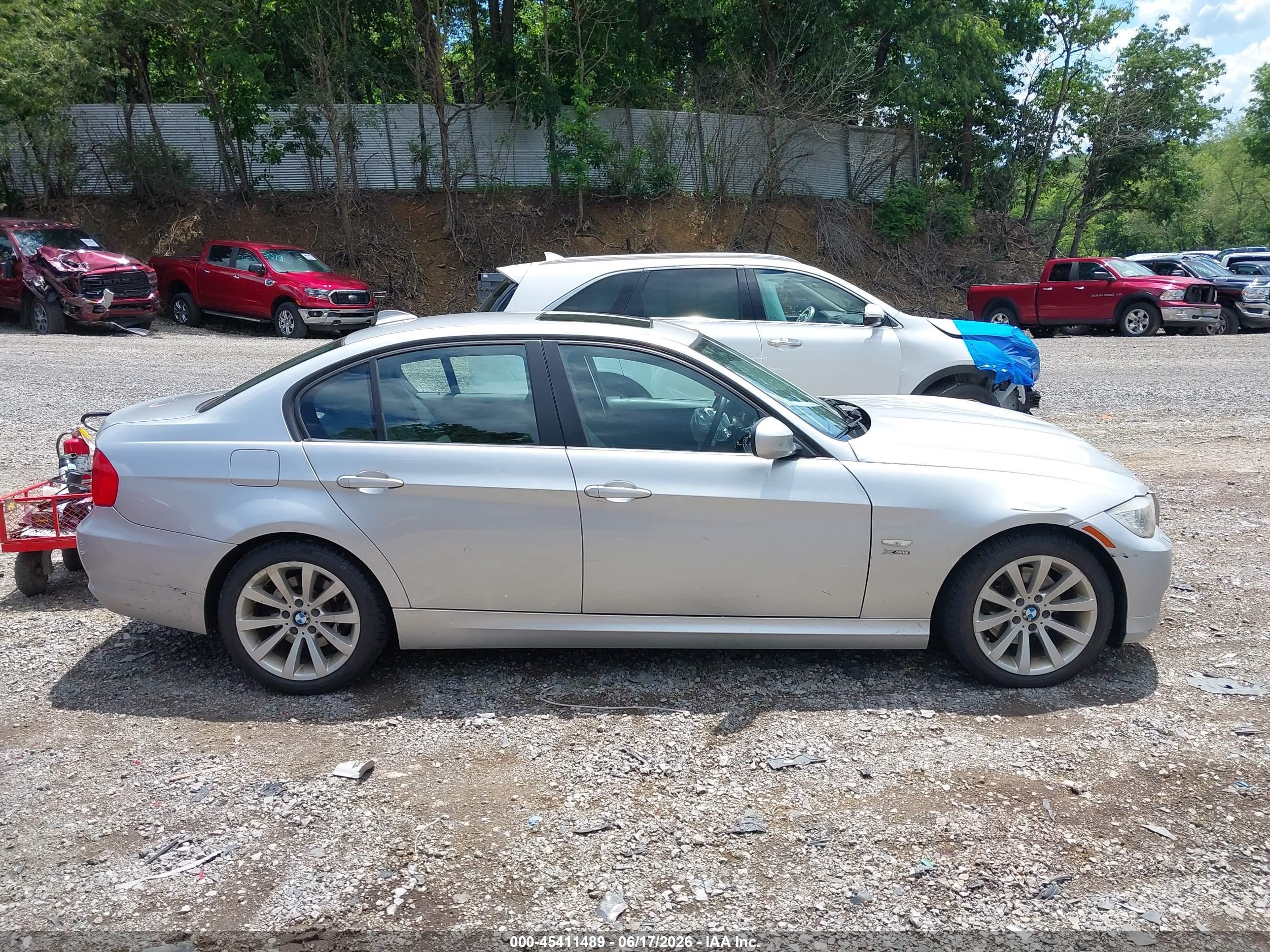 2011 Bmw 328i Xdrive Silver vin: WBAPK5G51BNN32190