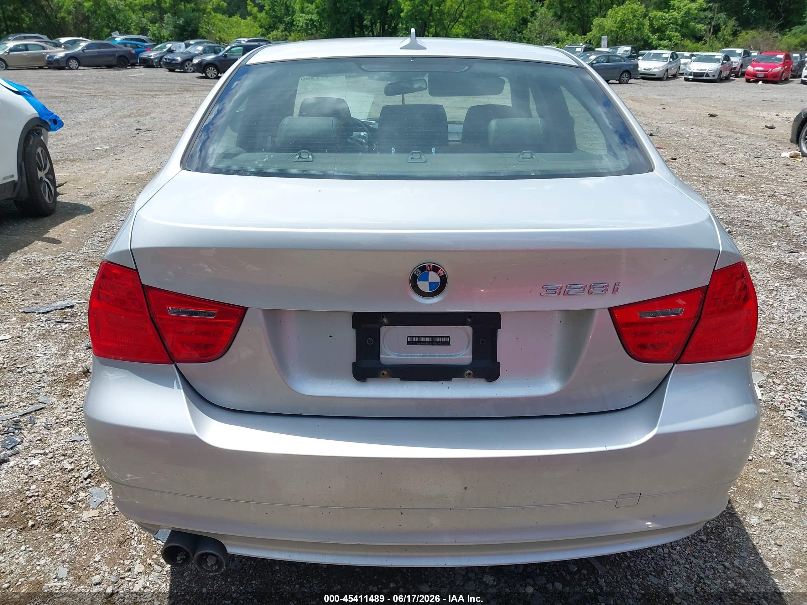 2011 Bmw 328i Xdrive Silver vin: WBAPK5G51BNN32190