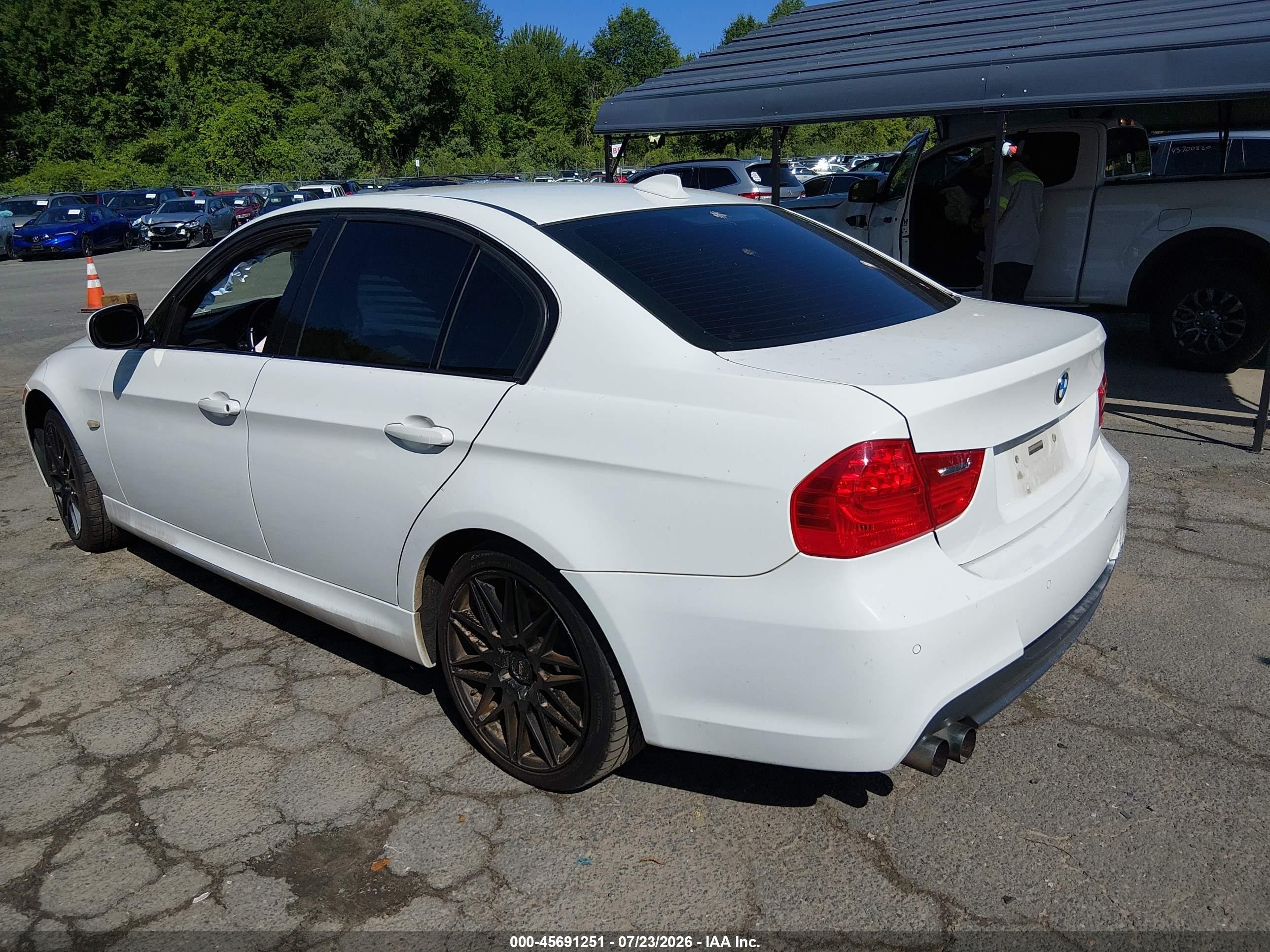 2011 Bmw 328i Xdrive White vin: WBAPK5G51BNN81342