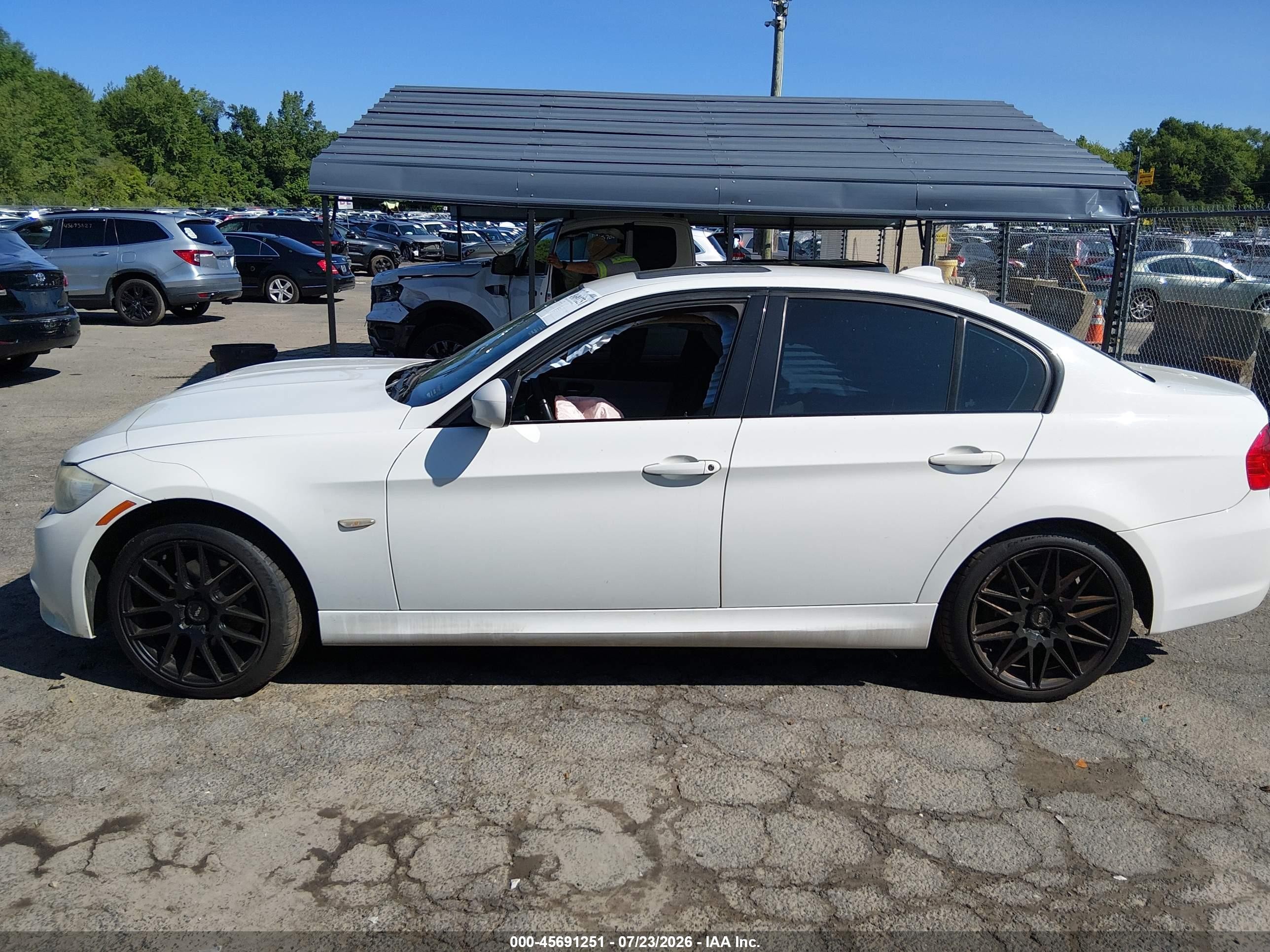 2011 Bmw 328i Xdrive White vin: WBAPK5G51BNN81342