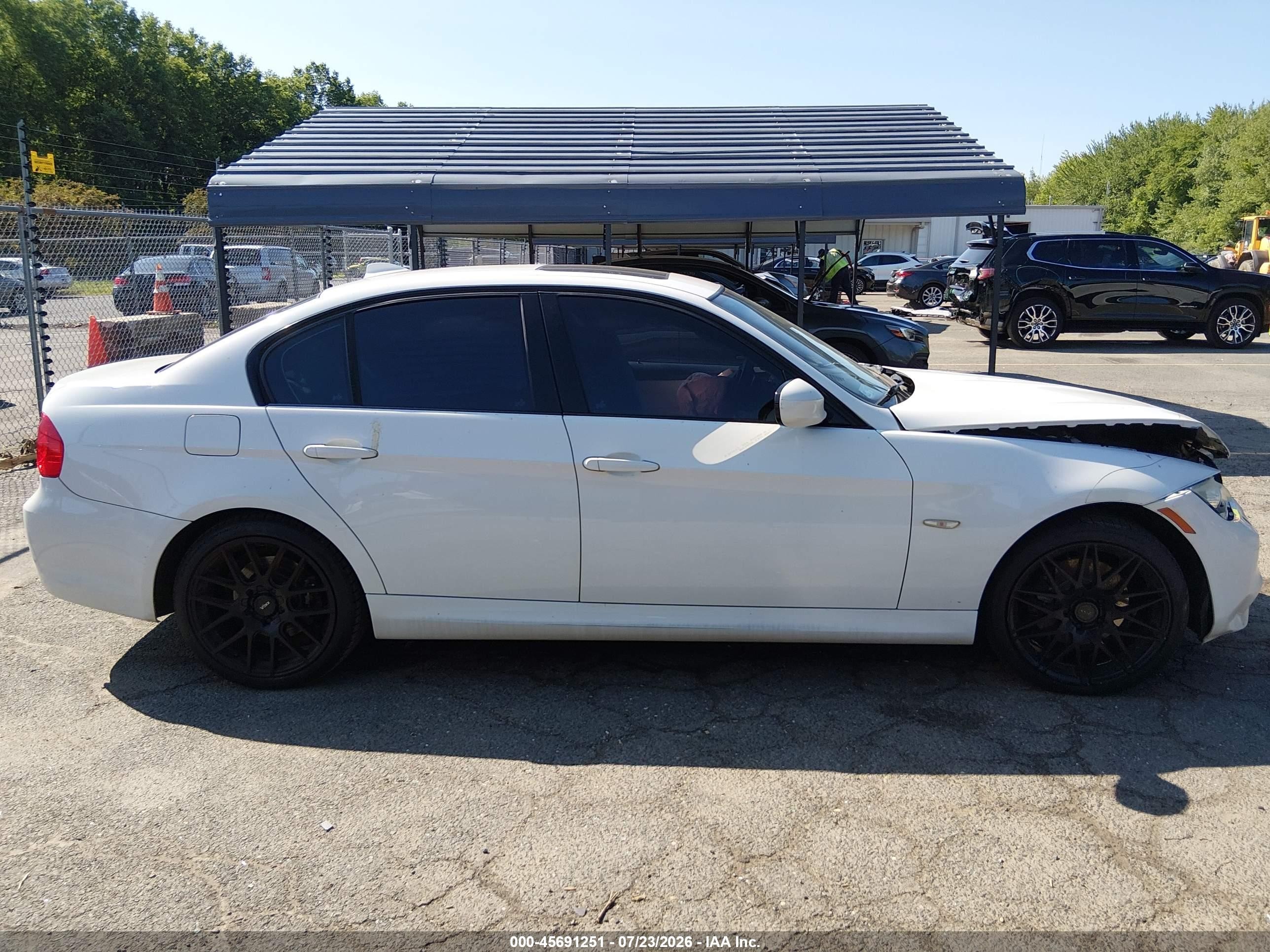 2011 Bmw 328i Xdrive White vin: WBAPK5G51BNN81342