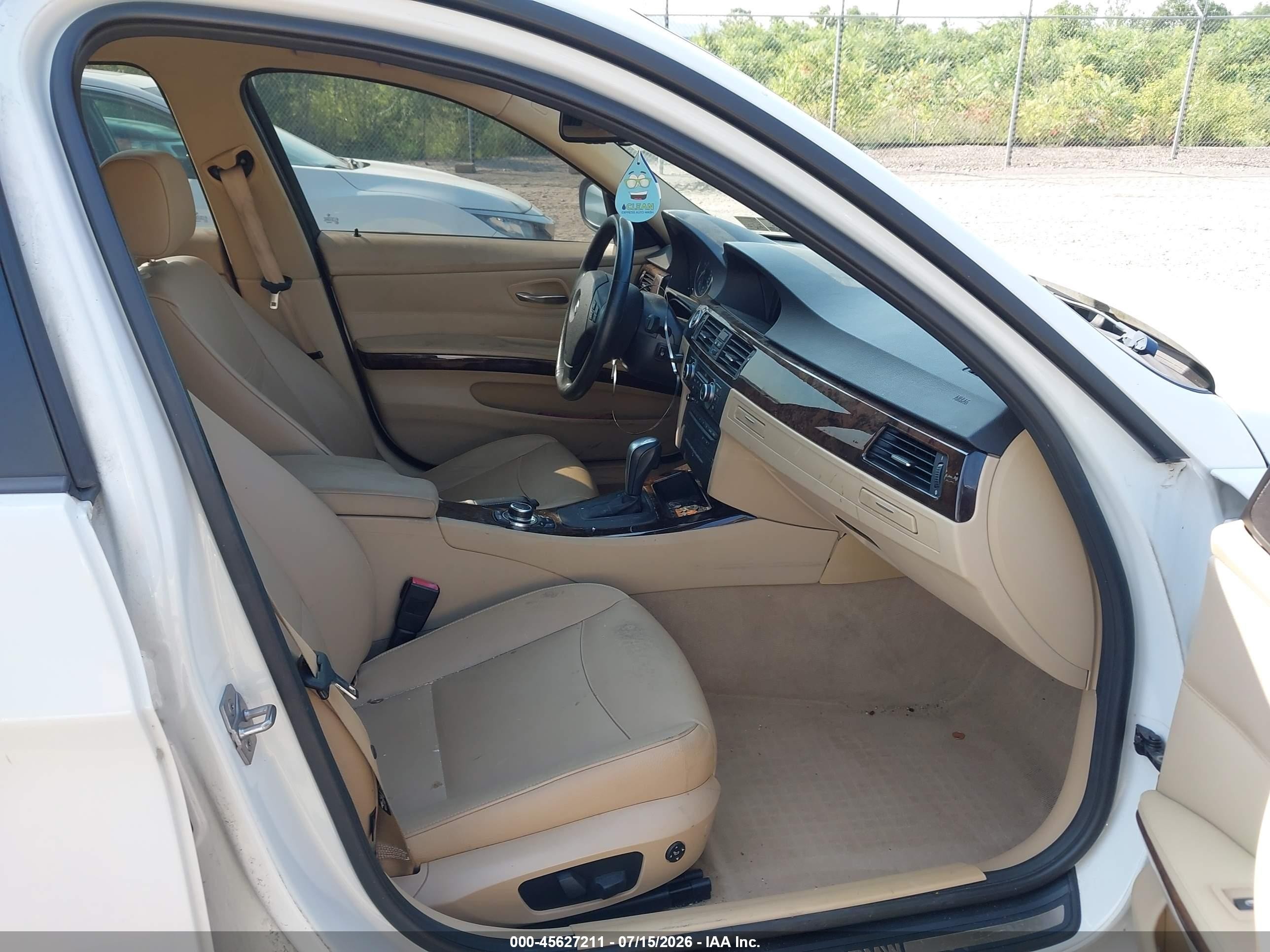 2011 Bmw 328i Xdrive White vin: WBAPK5G52BNN24390