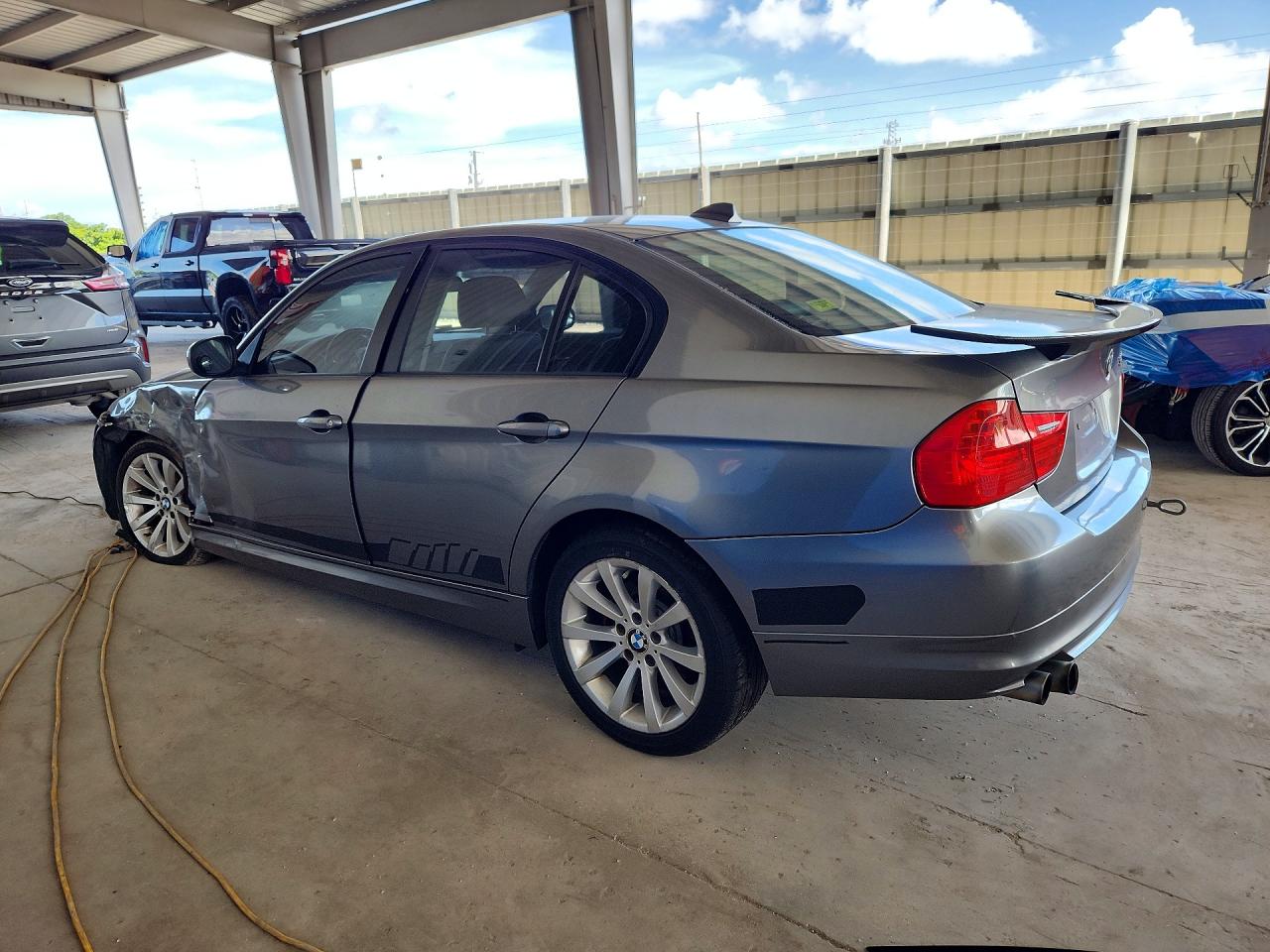 2011 Bmw 328 Xi Sulev Gray vin: WBAPK5G52BNN31193