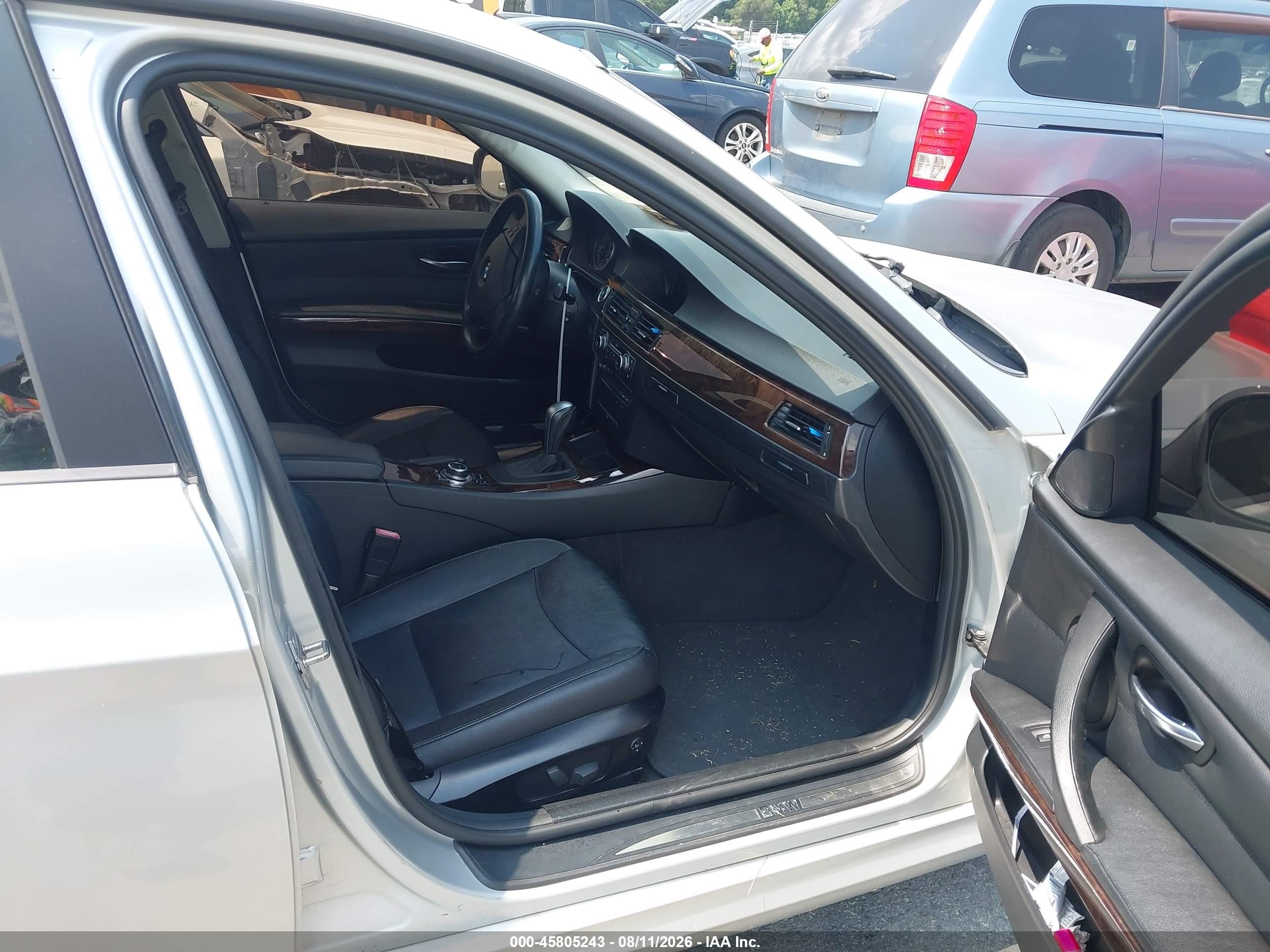 2011 Bmw 328i Xdrive Gray vin: WBAPK5G54BNN30093
