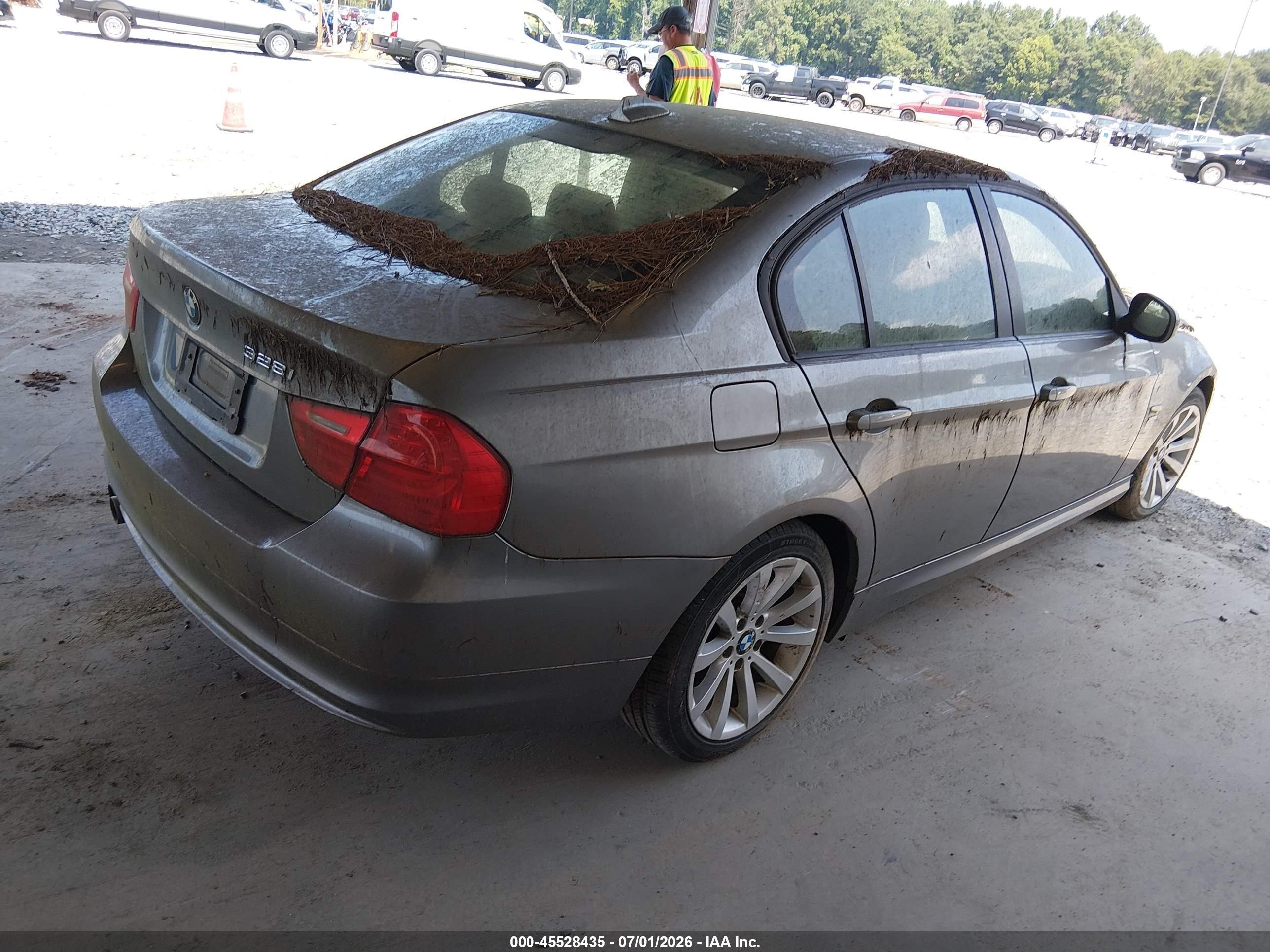 2011 Bmw 328i Xdrive Gray vin: WBAPK5G55BNN30829