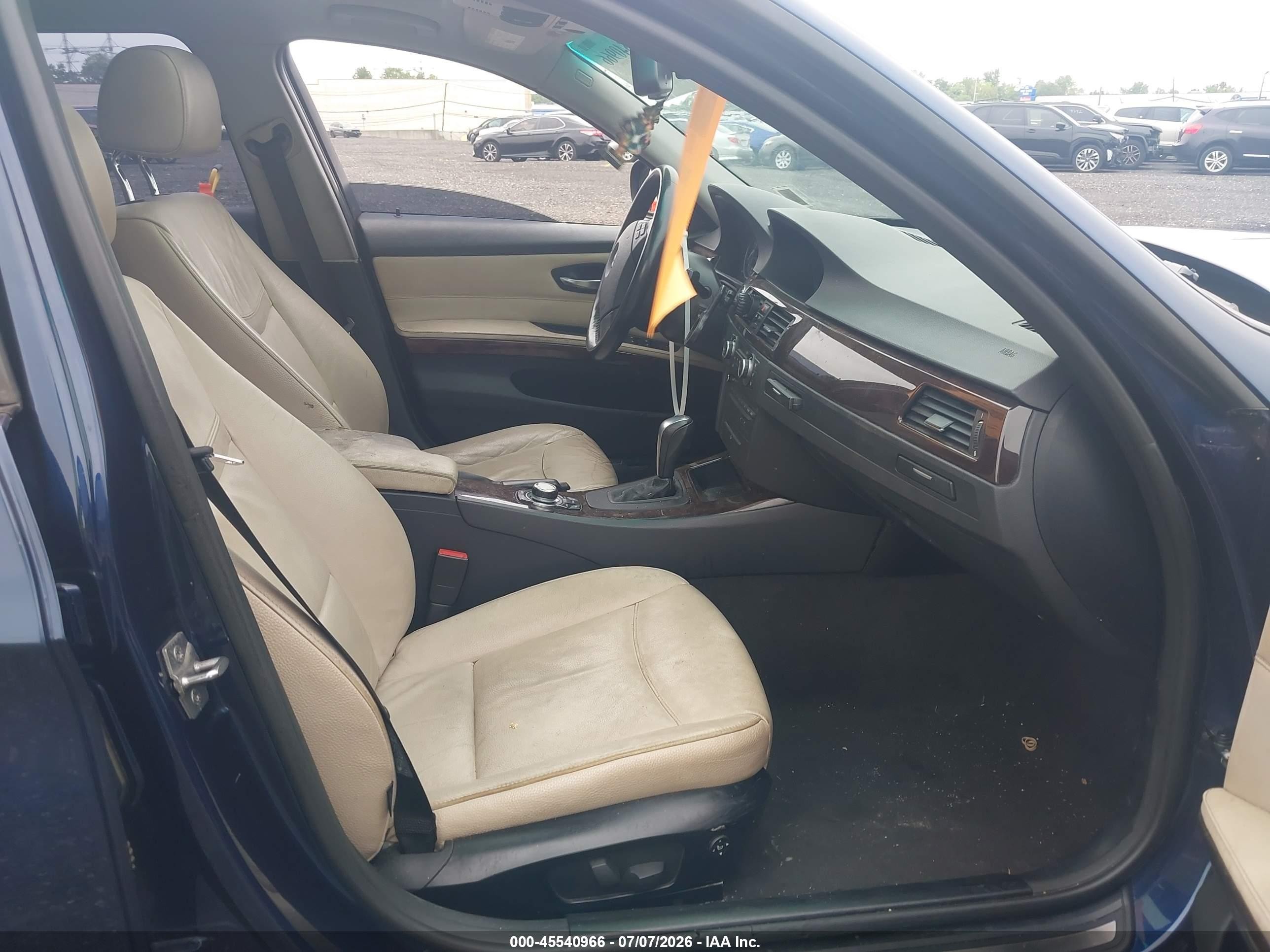 2011 Bmw 328i Xdrive Blue vin: WBAPK5G56BNN28944