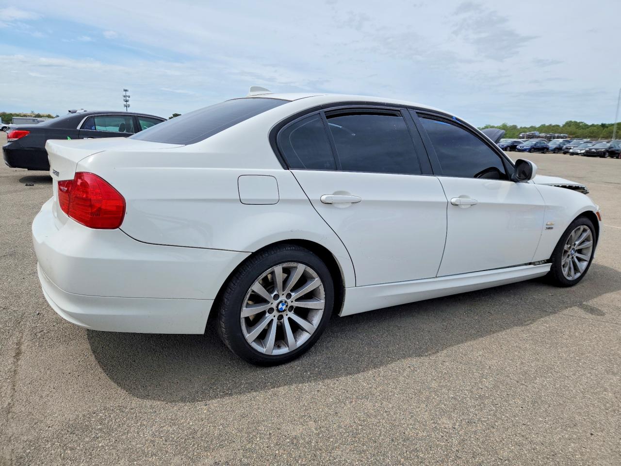 2011 Bmw 328 Xi Sulev White vin: WBAPK5G57BNN24630