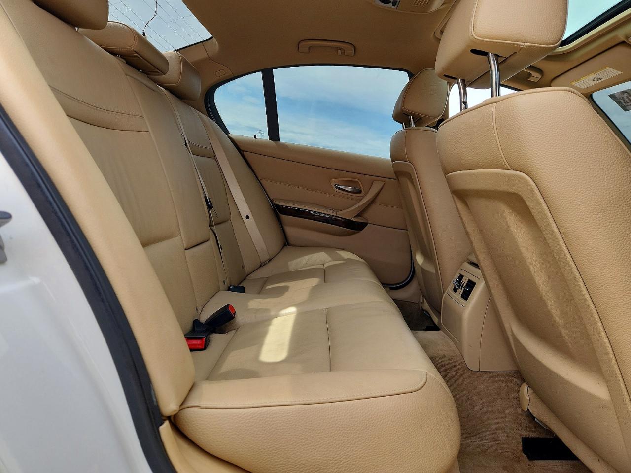 2011 Bmw 328 Xi Sulev White vin: WBAPK5G57BNN24630