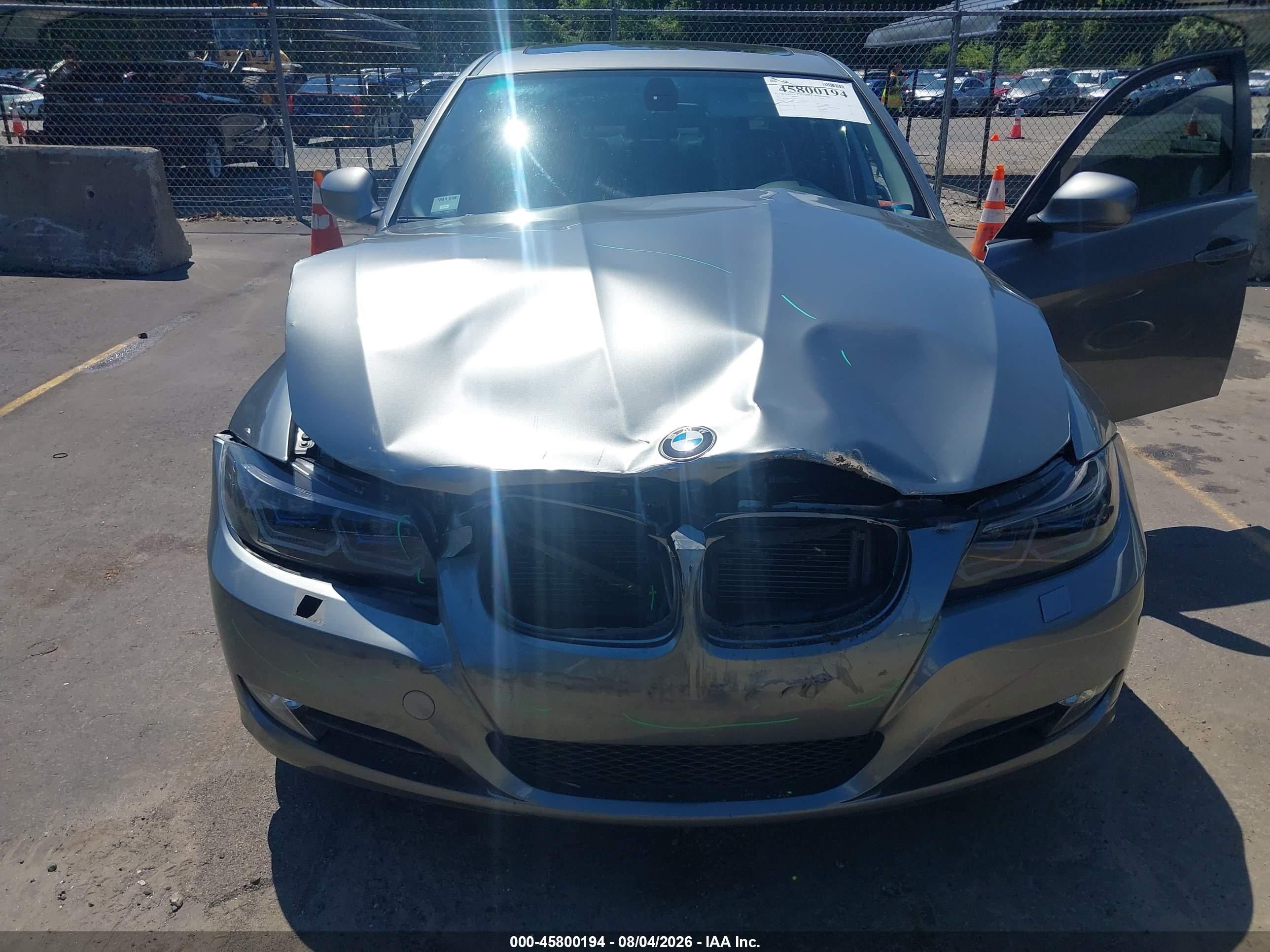 2011 Bmw 328i Xdrive Gray vin: WBAPK5G57BNN27477