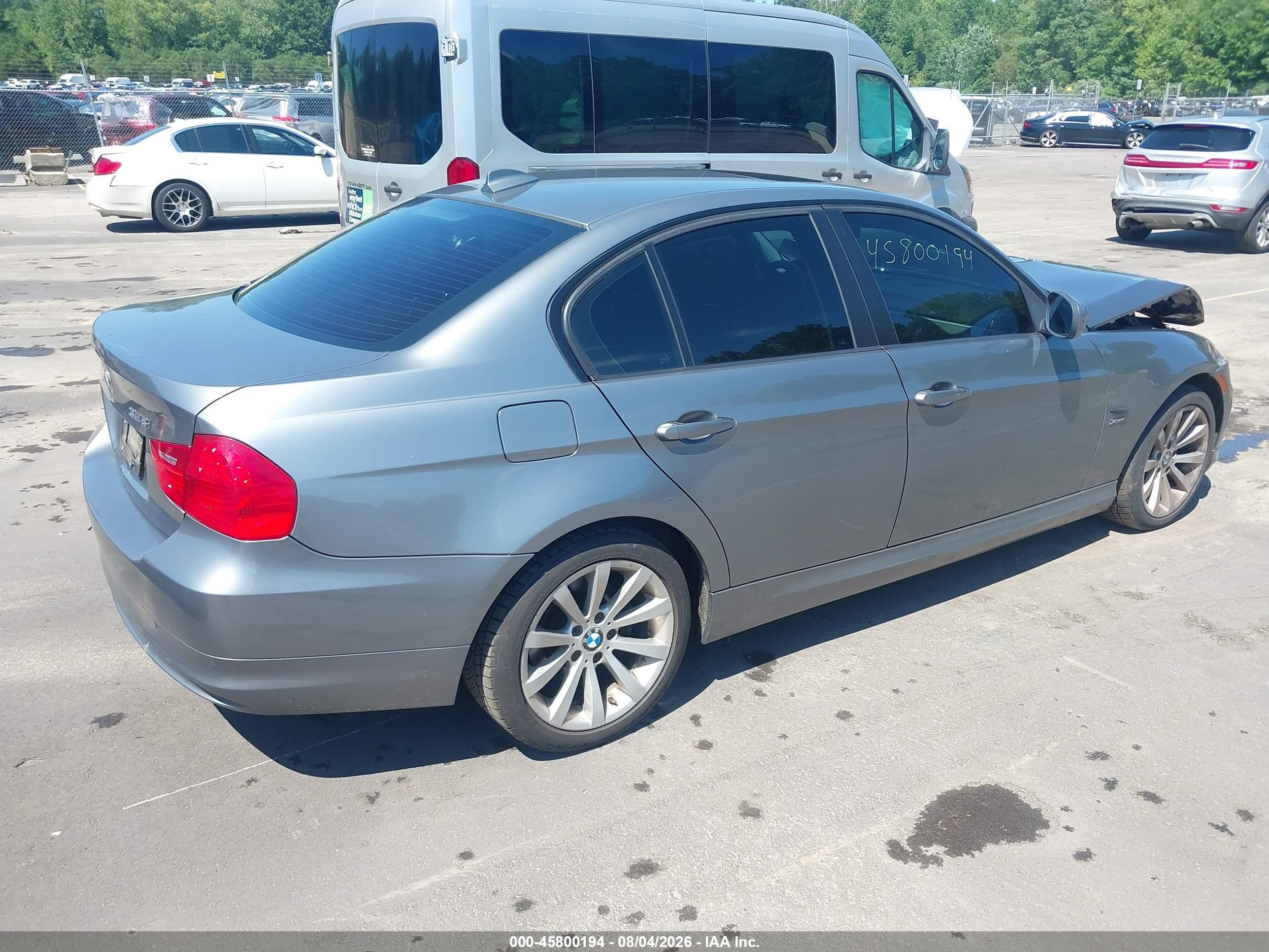 2011 Bmw 328i Xdrive Gray vin: WBAPK5G57BNN27477