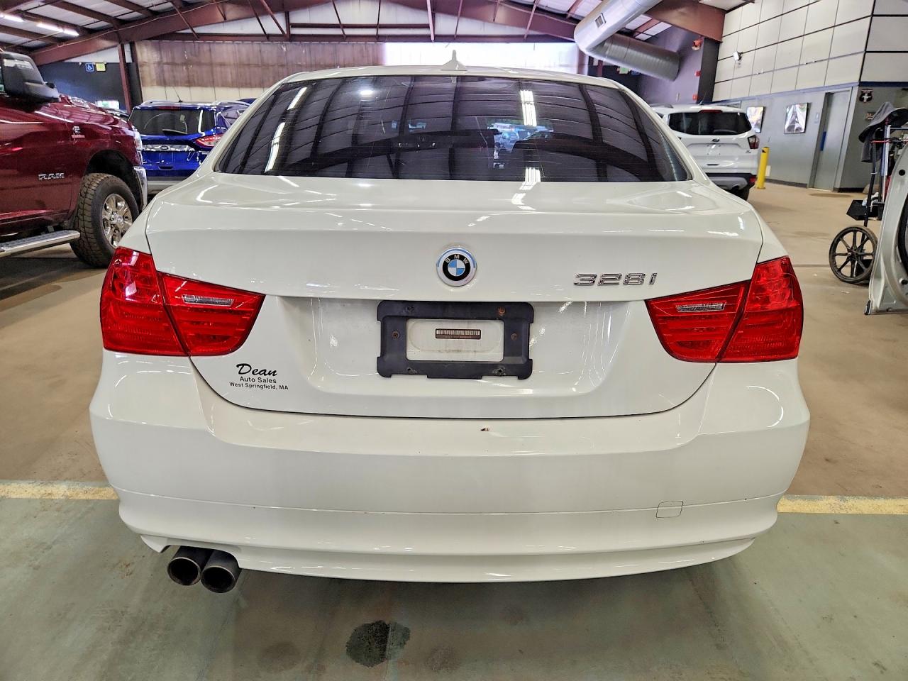 2011 Bmw 328 Xi Sulev White vin: WBAPK5G57BNN30329
