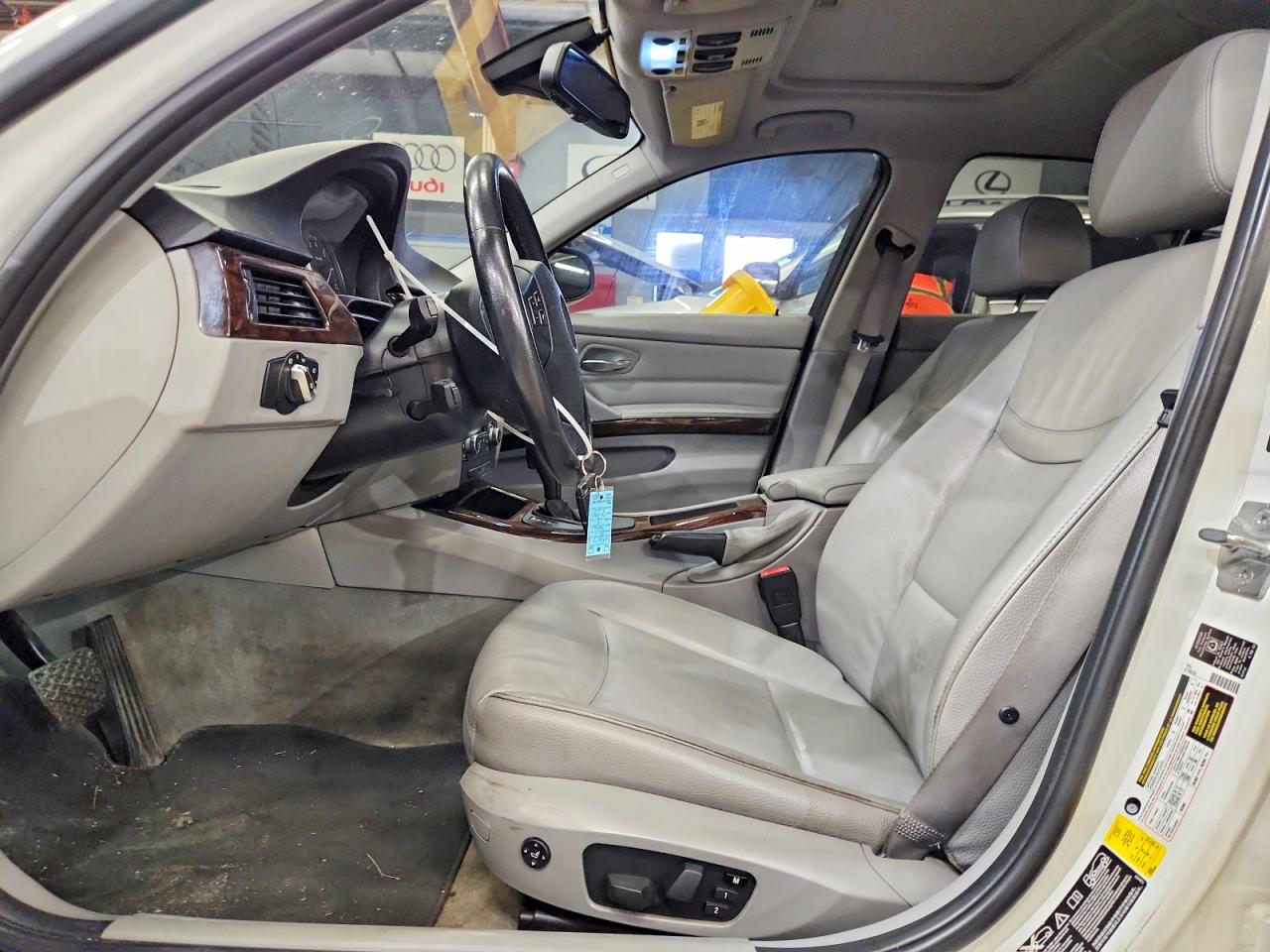 2011 Bmw 328 Xi Sulev White vin: WBAPK5G57BNN30329