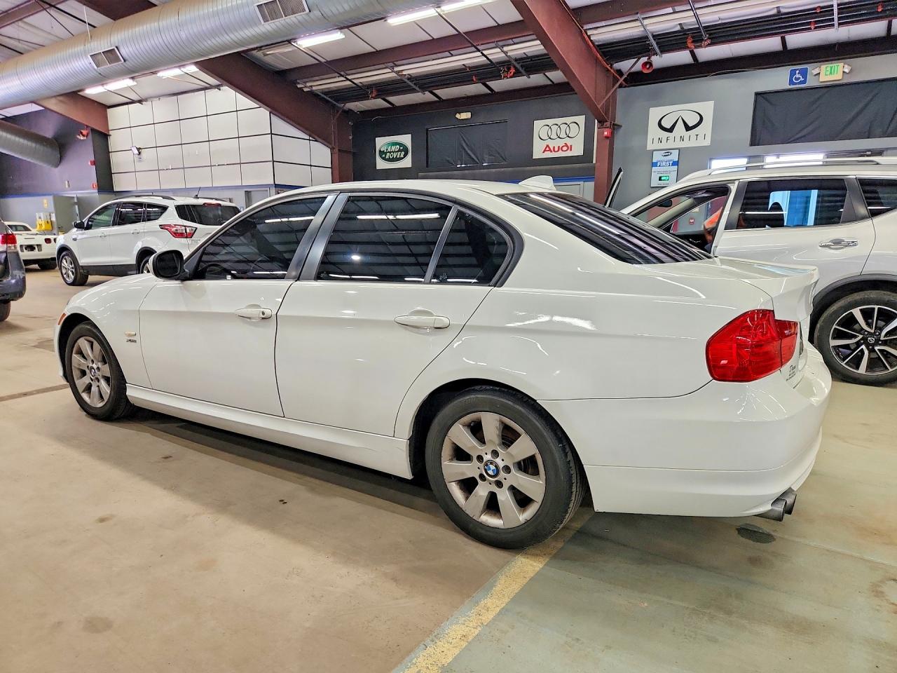 2011 Bmw 328 Xi Sulev White vin: WBAPK5G57BNN30329