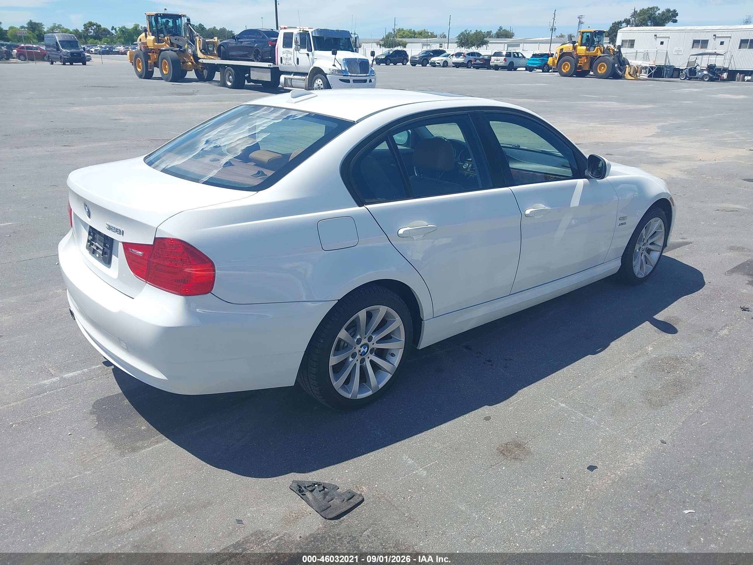 2011 Bmw 328i Xdrive White vin: WBAPK5G57BNN80518