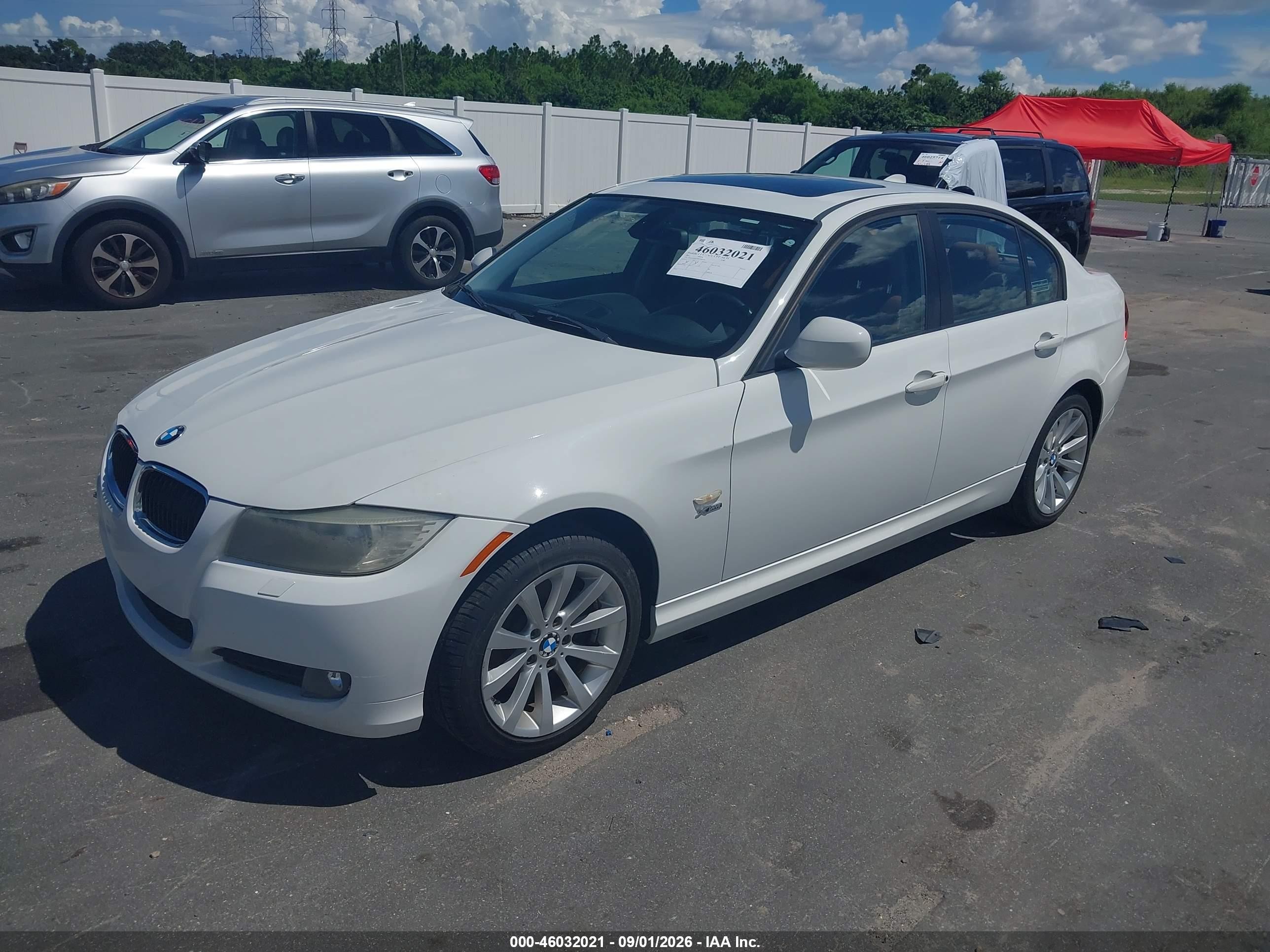 2011 Bmw 328i Xdrive White vin: WBAPK5G57BNN80518