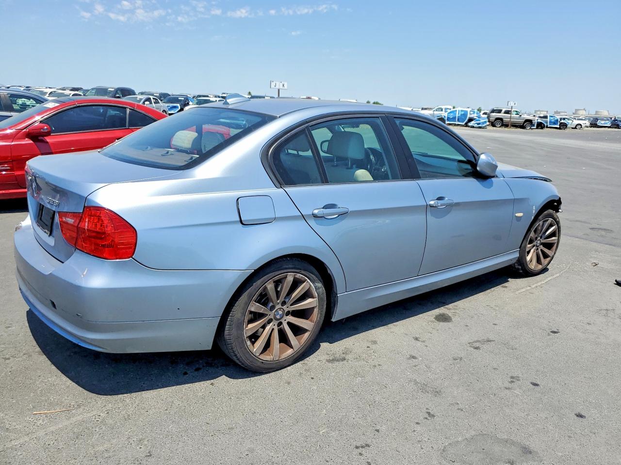 2011 Bmw 328 Xi Sulev Blue vin: WBAPK5G58BNN26547