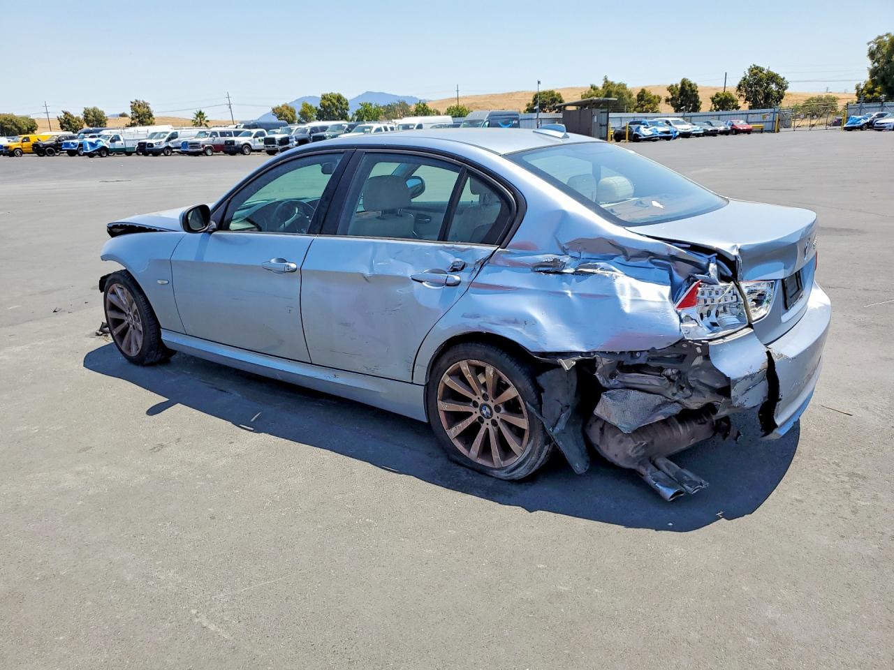 2011 Bmw 328 Xi Sulev Blue vin: WBAPK5G58BNN26547