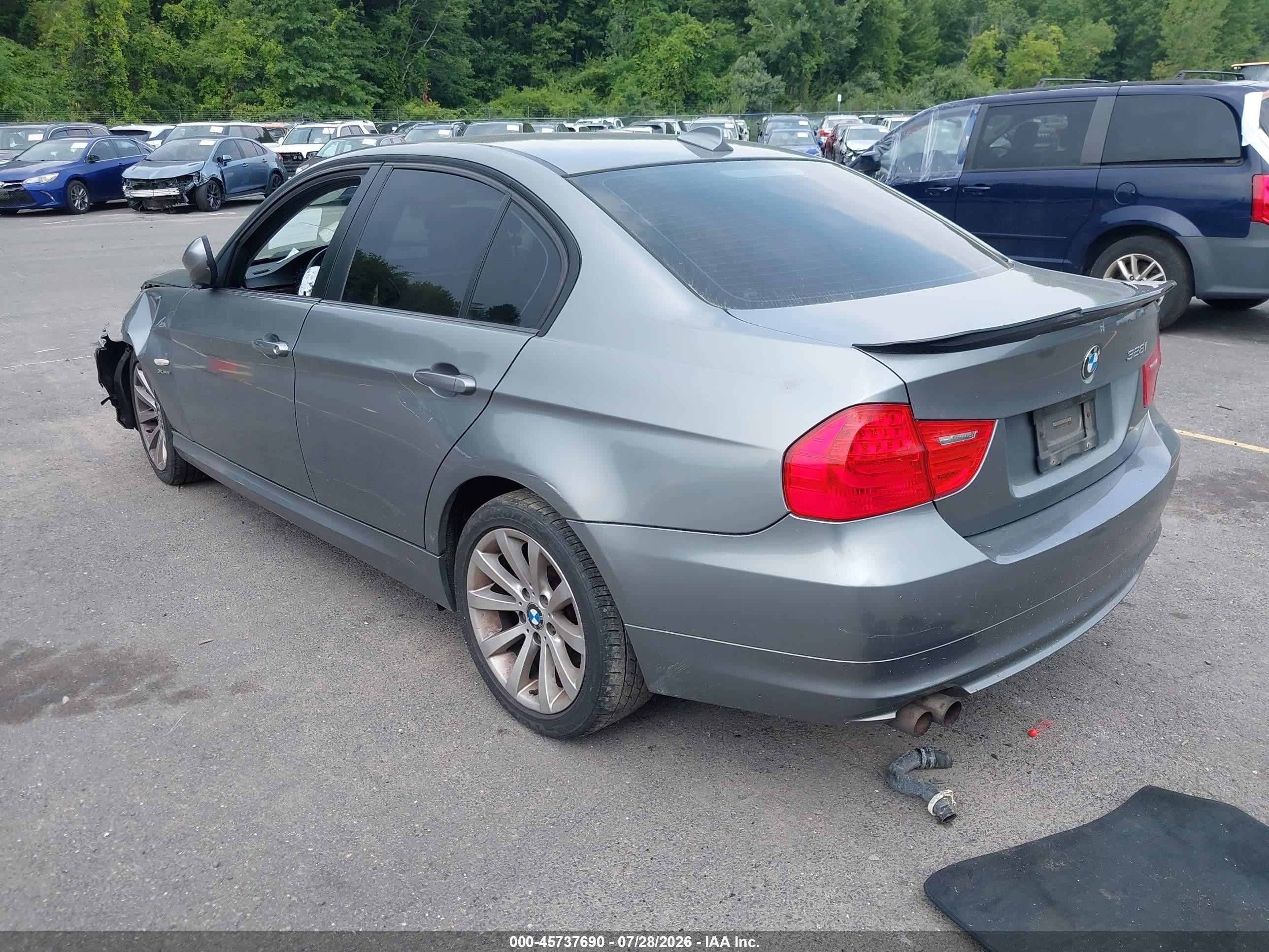 2011 Bmw 328i Xdrive Gray vin: WBAPK5G58BNN80432
