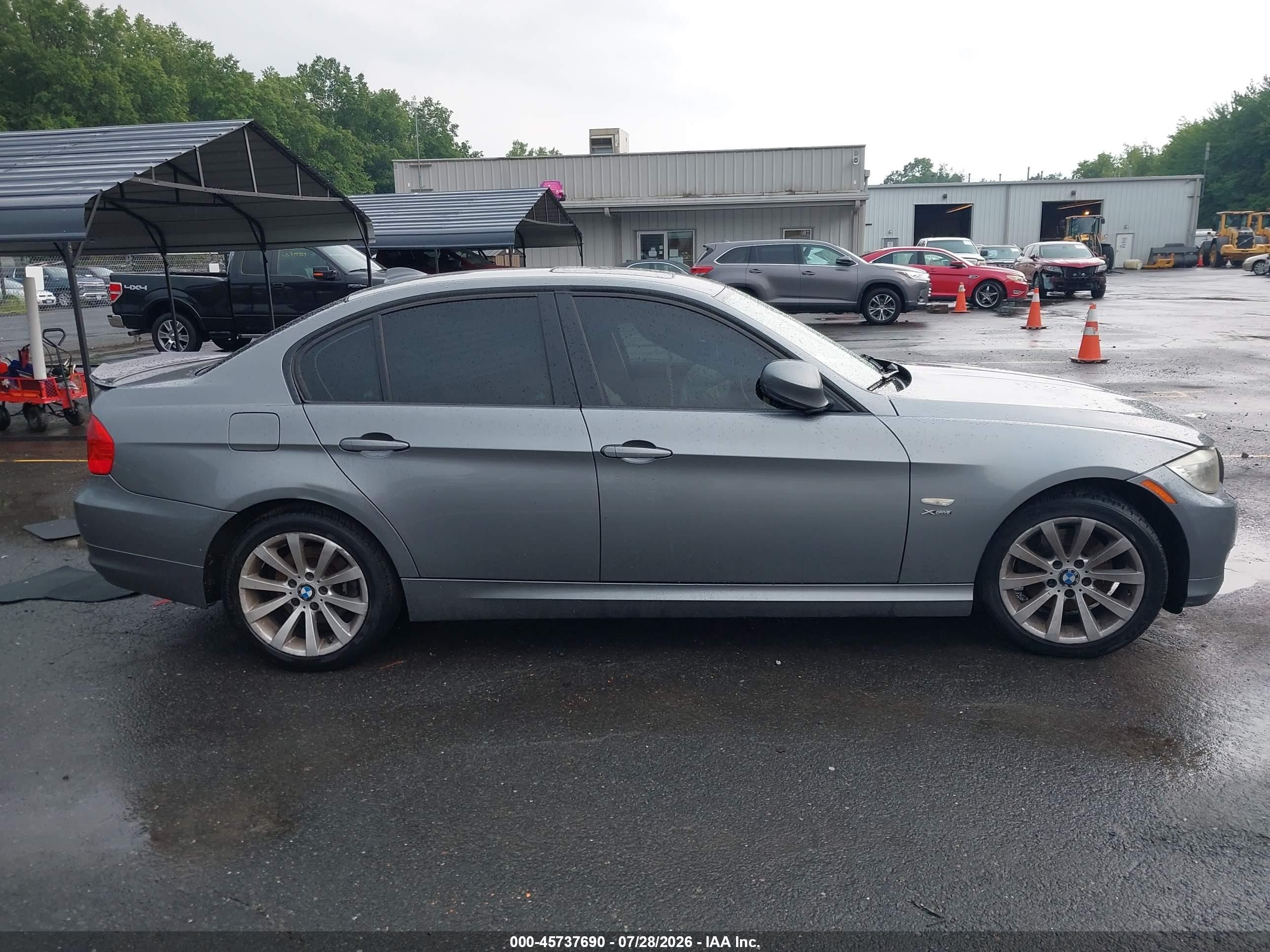 2011 Bmw 328i Xdrive Gray vin: WBAPK5G58BNN80432
