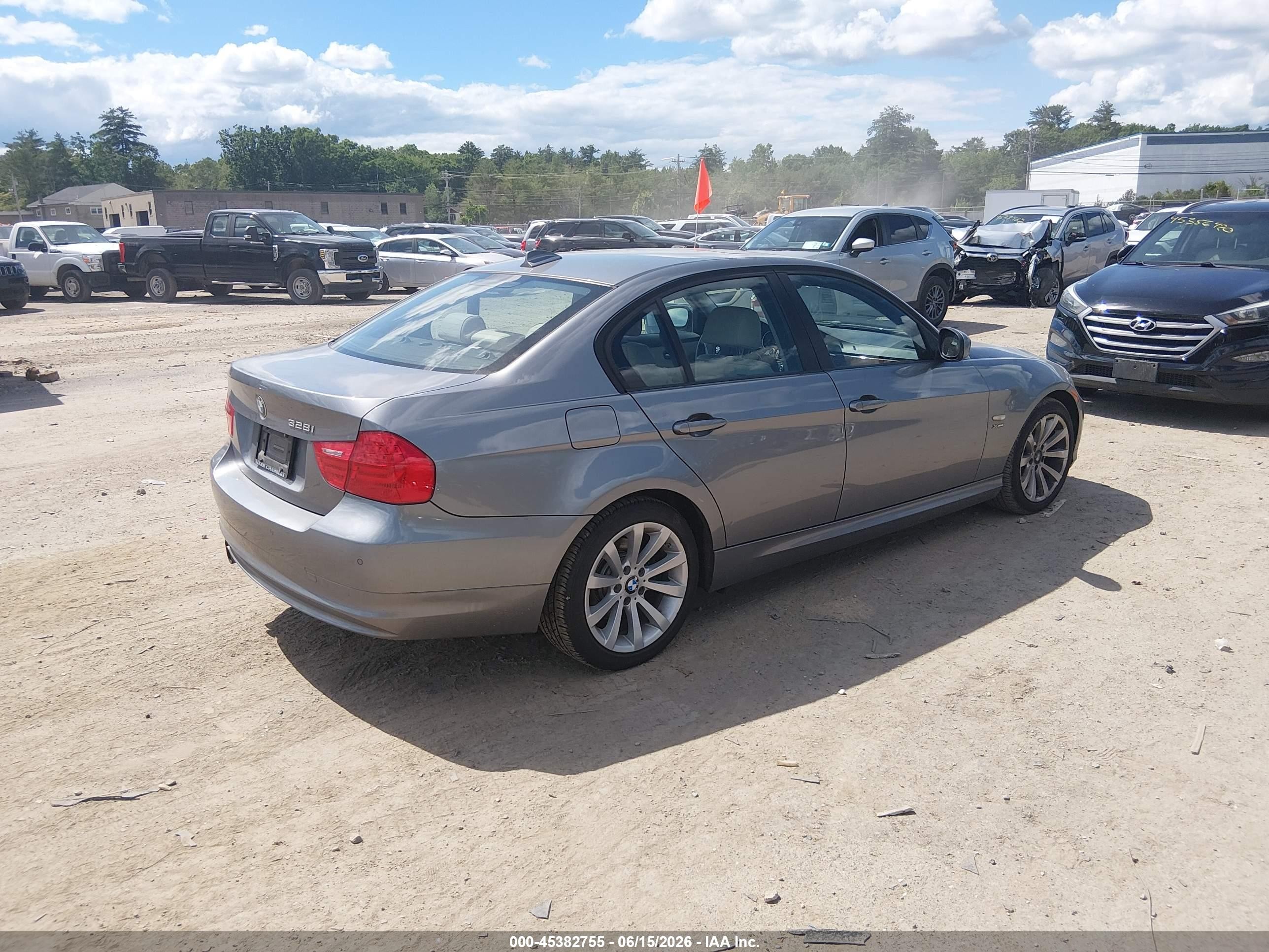 2011 Bmw 328i Xdrive Gray vin: WBAPK5G5XBNN80500
