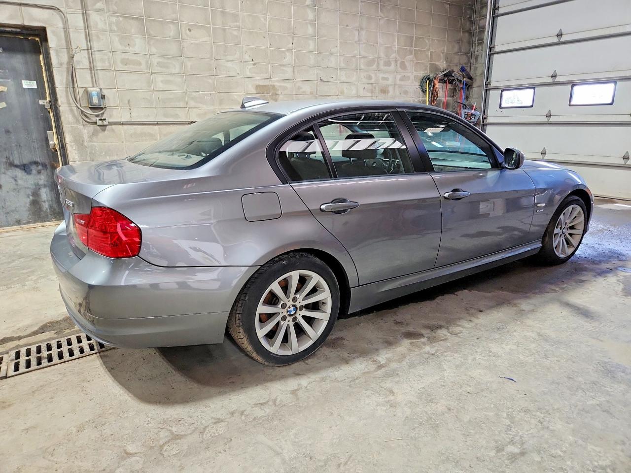 2009 Bmw 328 Xi Серый vin: WBAPK73509A450745