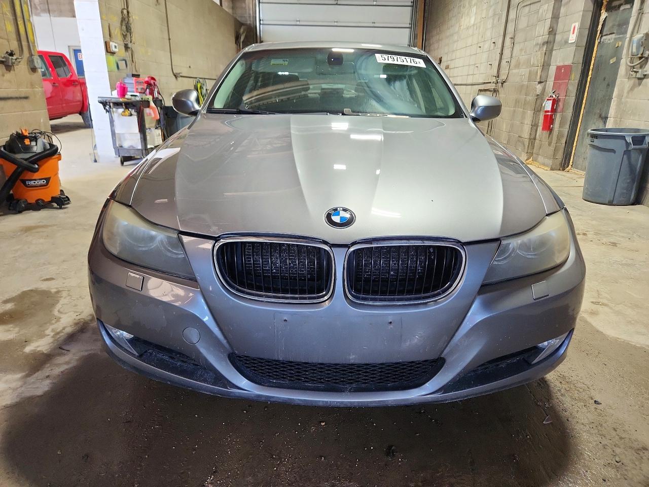 2009 Bmw 328 Xi Серый vin: WBAPK73509A450745