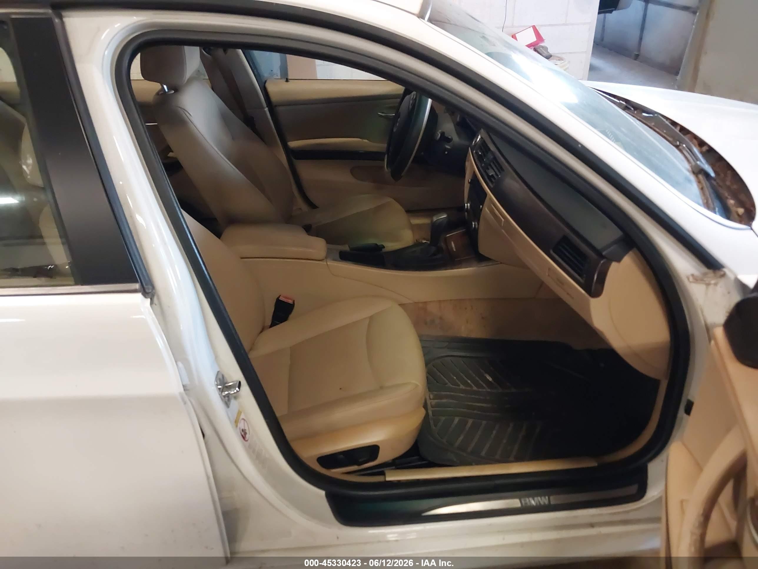 2009 Bmw 328i Xdrive White vin: WBAPK73559A452572