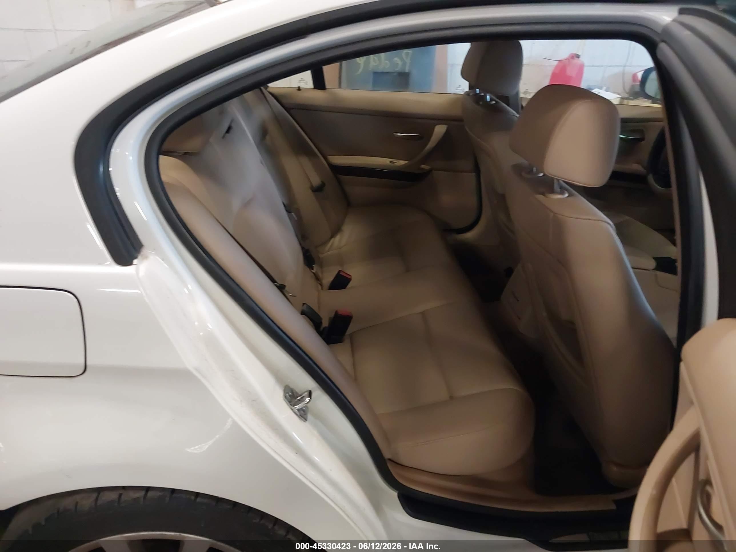 2009 Bmw 328i Xdrive White vin: WBAPK73559A452572