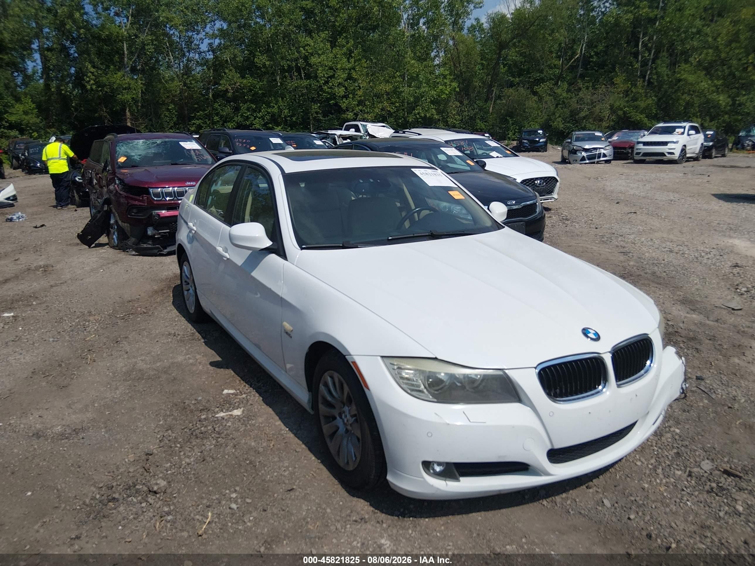 2009 Bmw 328i Xdrive White vin: WBAPK73589A450878