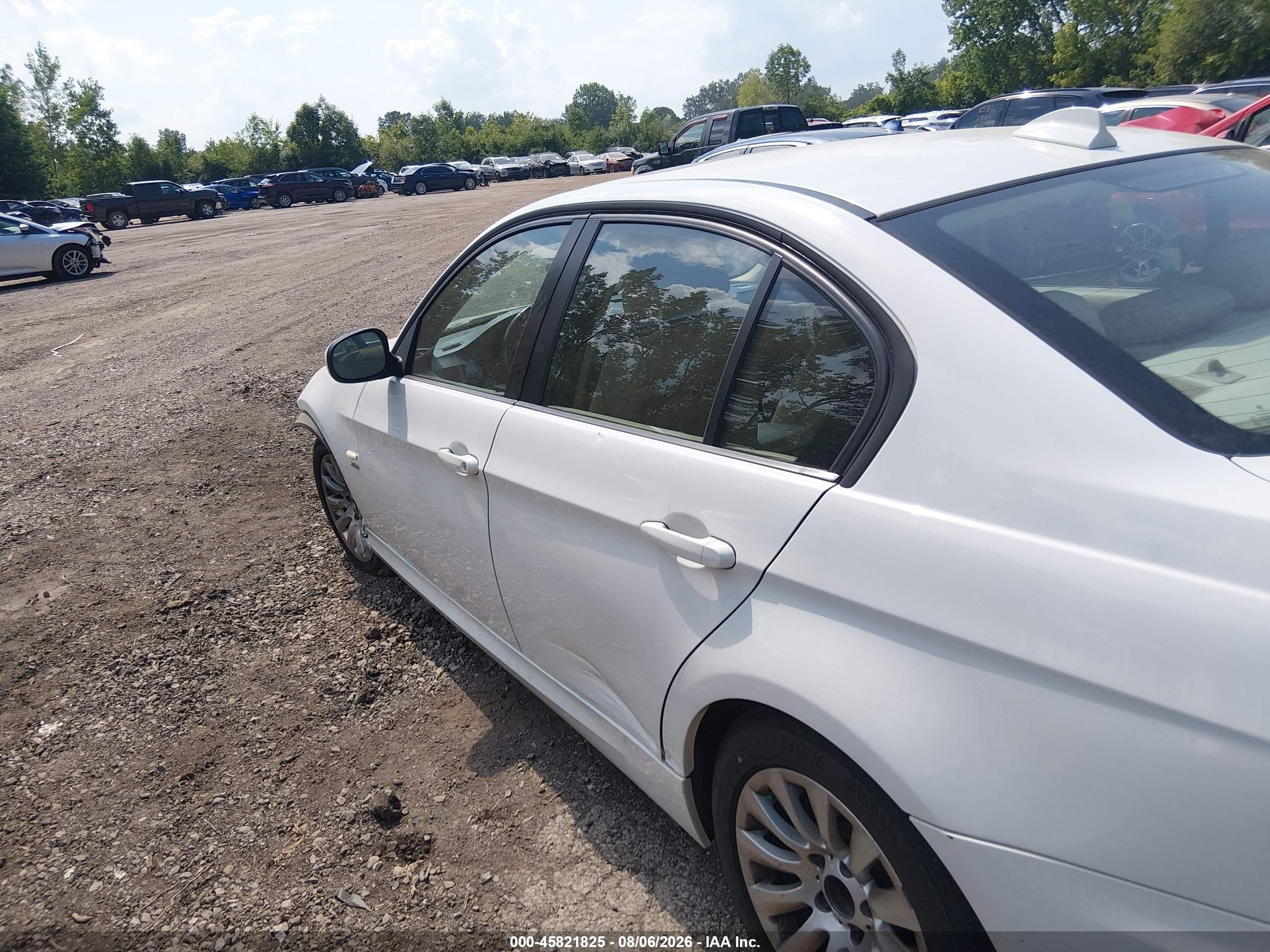 2009 Bmw 328i Xdrive White vin: WBAPK73589A450878