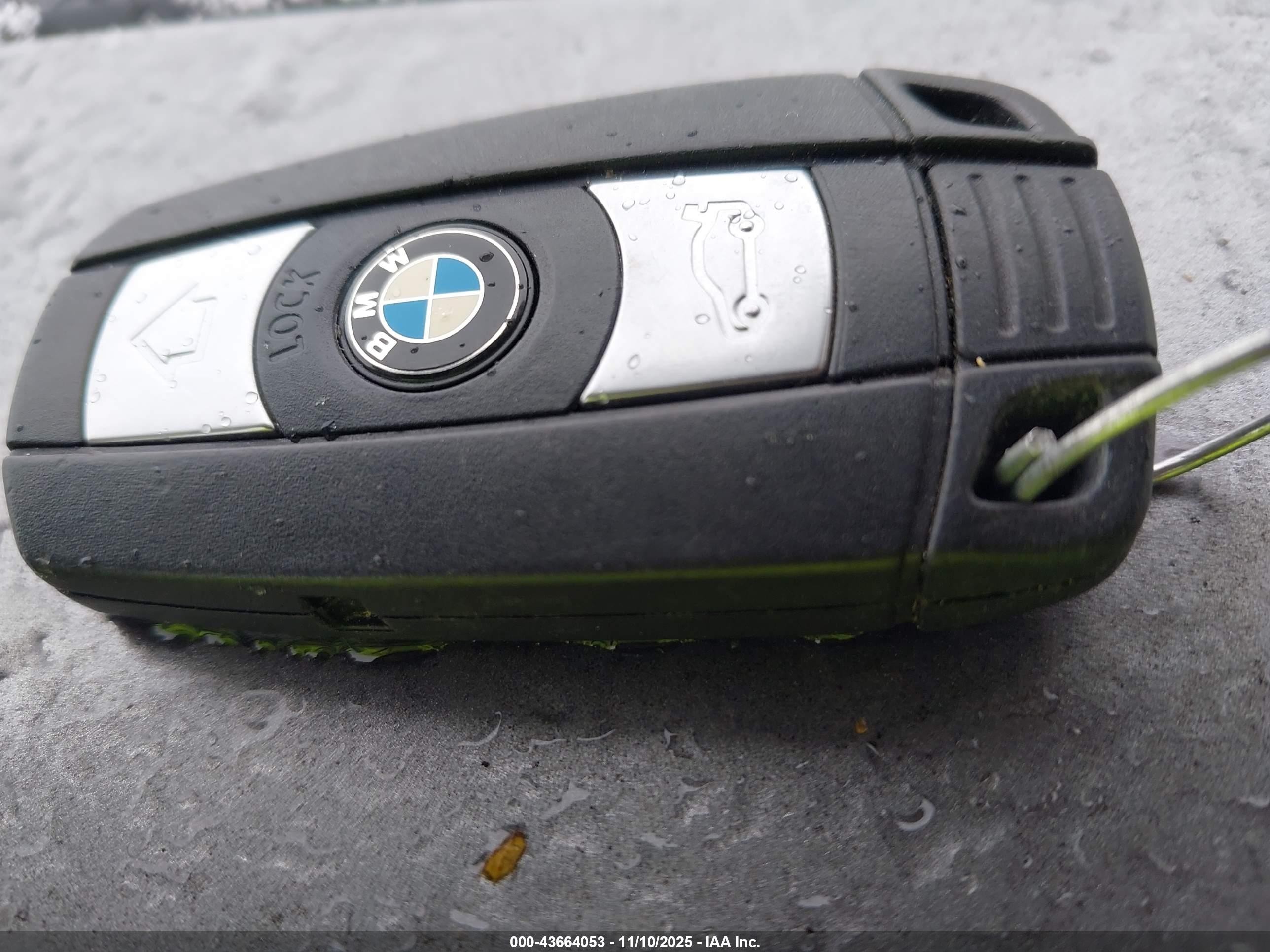 2011 Bmw 328i Xdrive Silver vin: WBAPK7C50BA463842