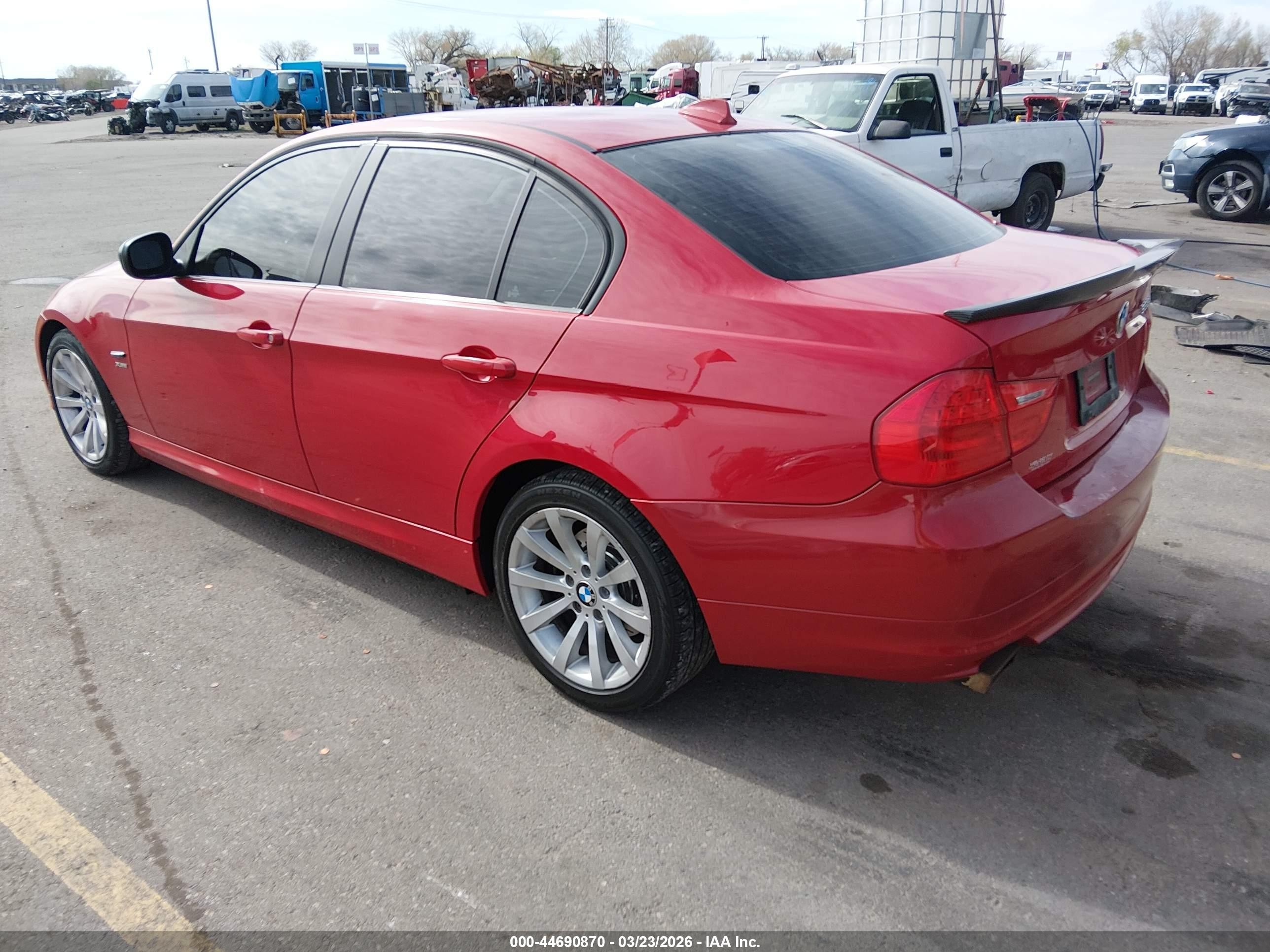 2011 Bmw 328i Xdrive Red vin: WBAPK7C50BA971583