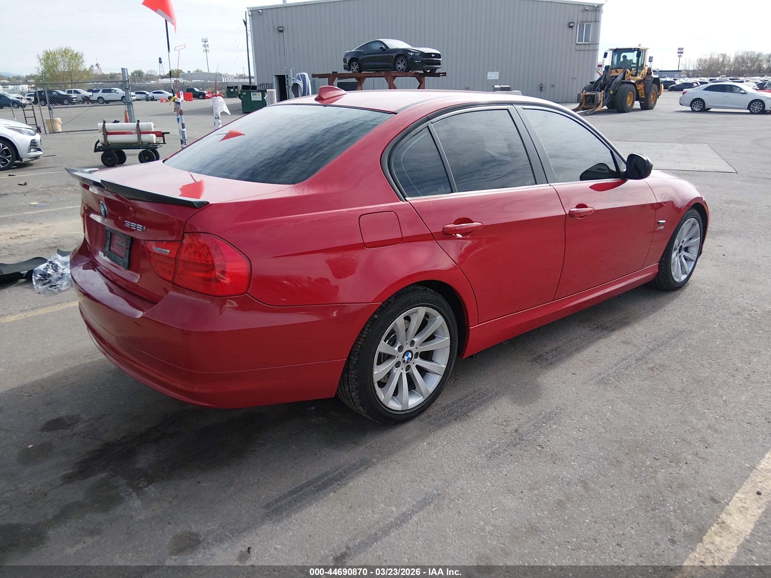 2011 Bmw 328i Xdrive Red vin: WBAPK7C50BA971583