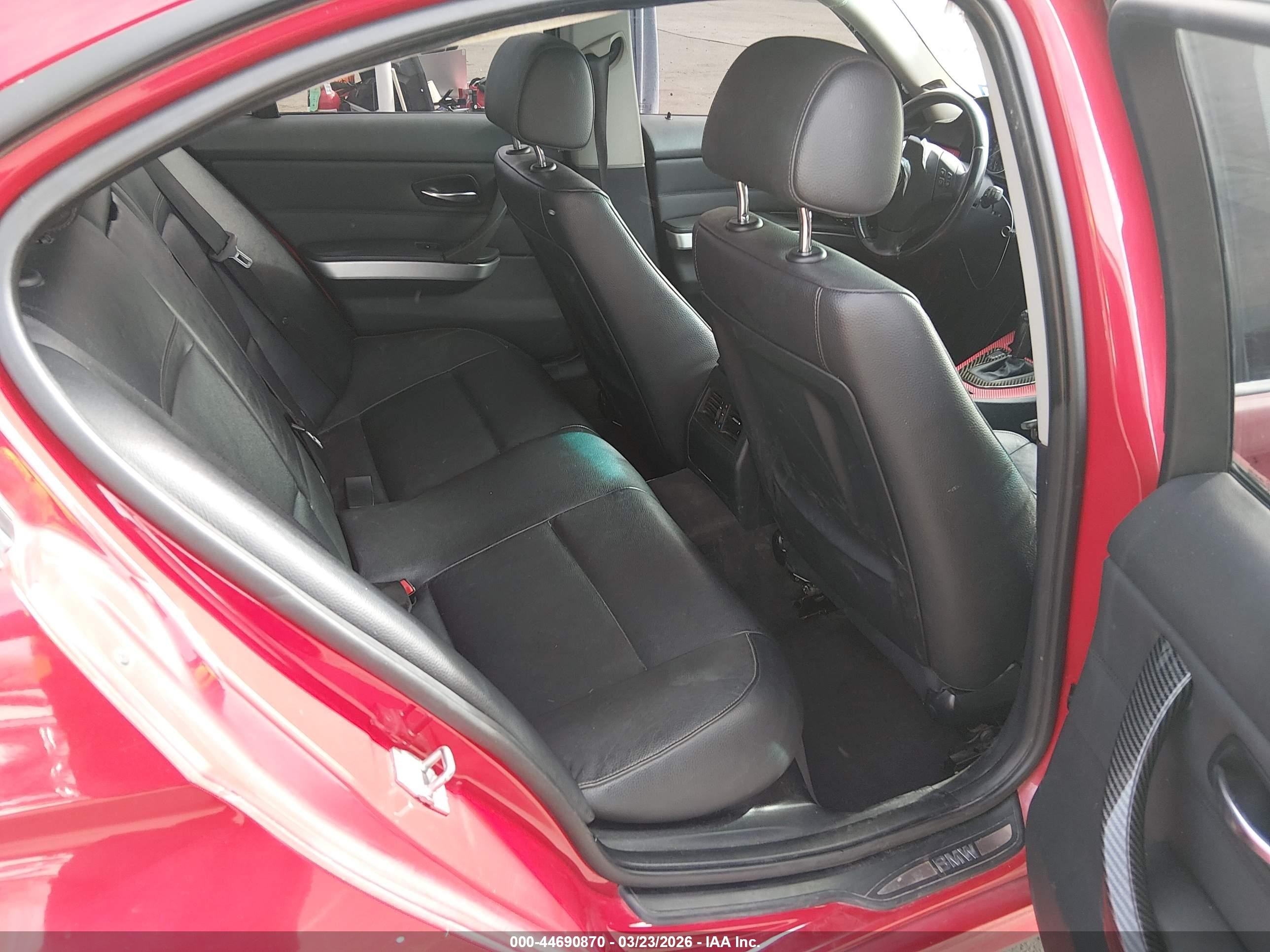 2011 Bmw 328i Xdrive Red vin: WBAPK7C50BA971583