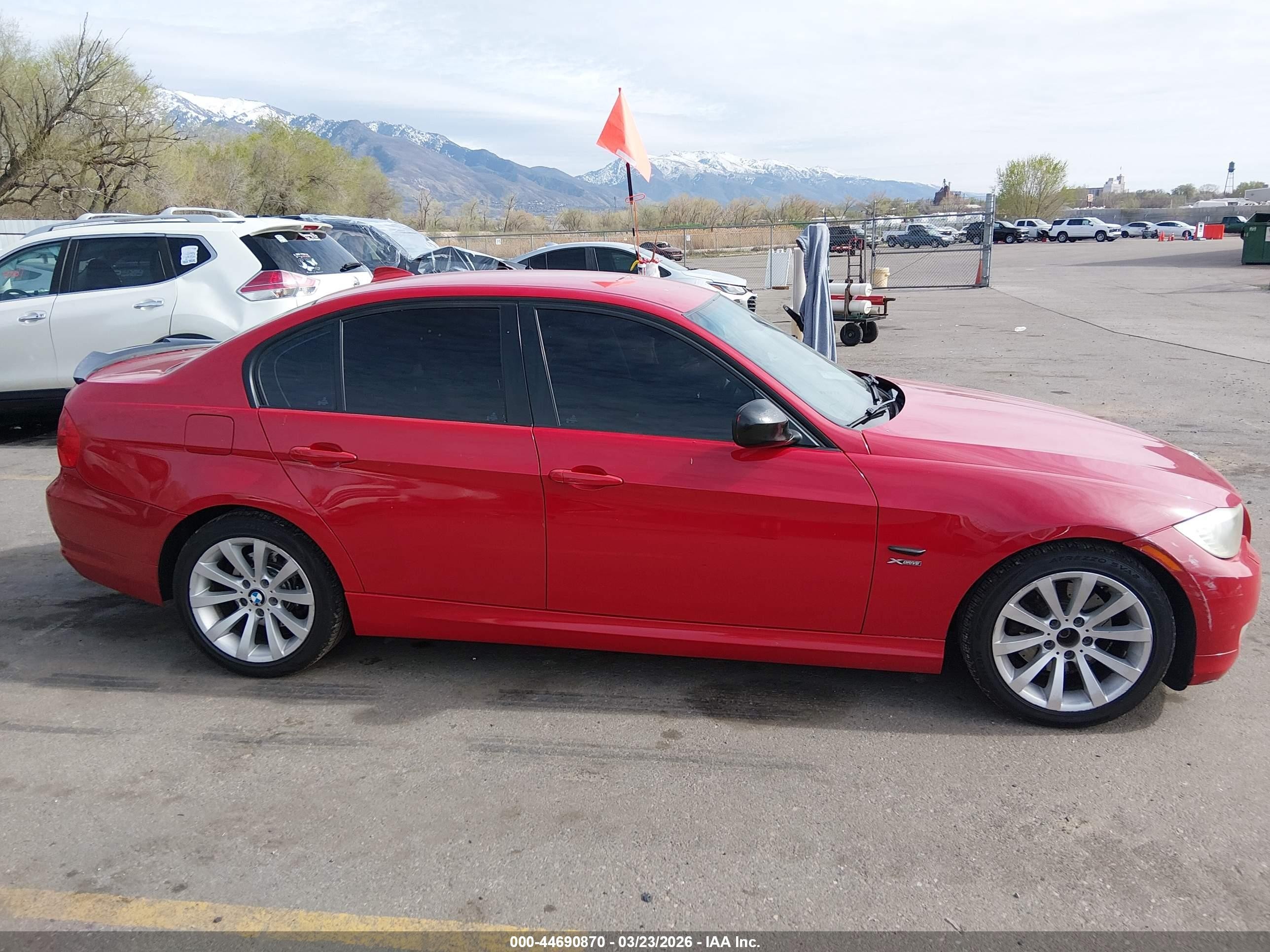 2011 Bmw 328i Xdrive Red vin: WBAPK7C50BA971583