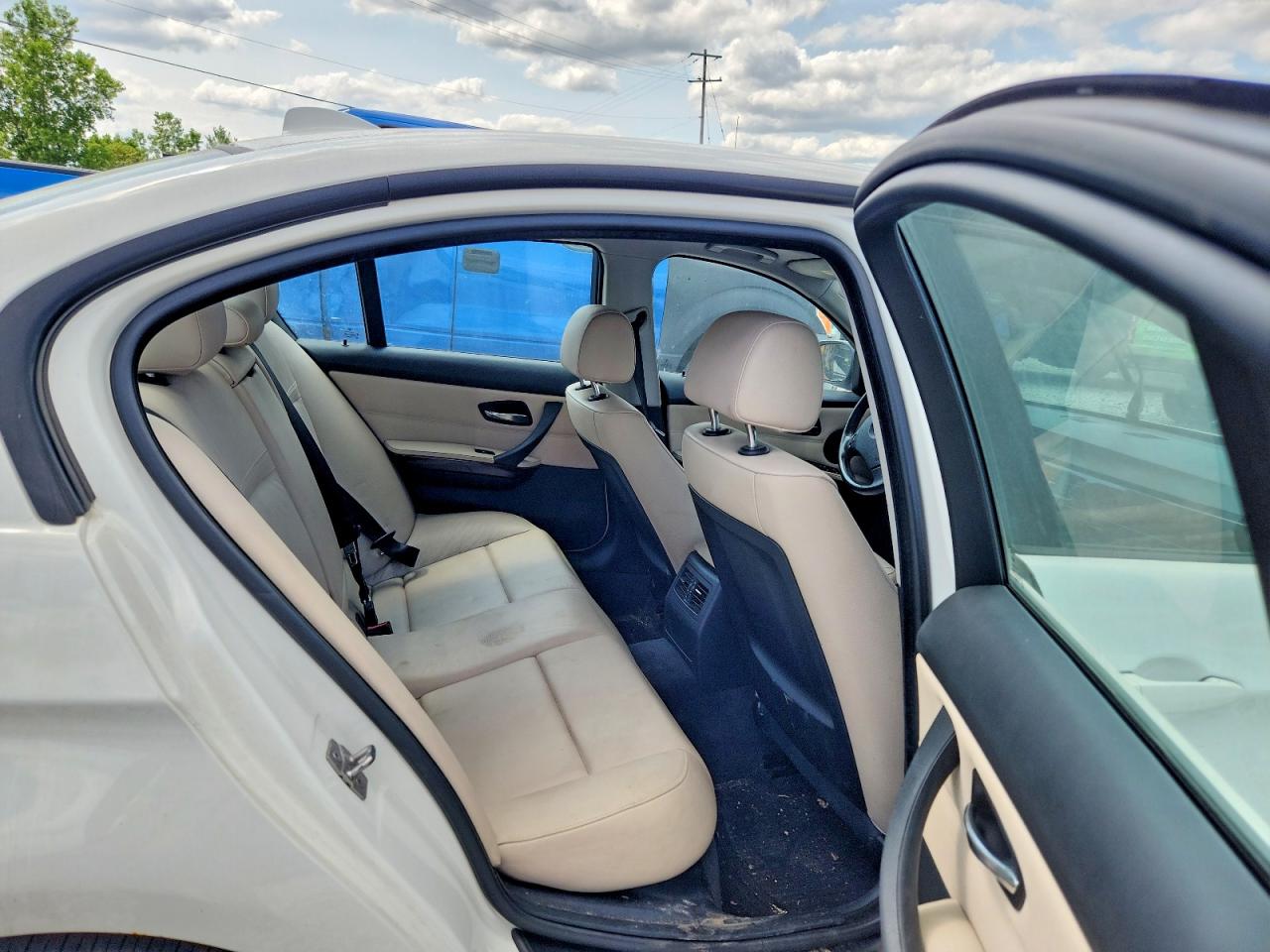 2010 Bmw 328 Xi White vin: WBAPK7C52AA458429