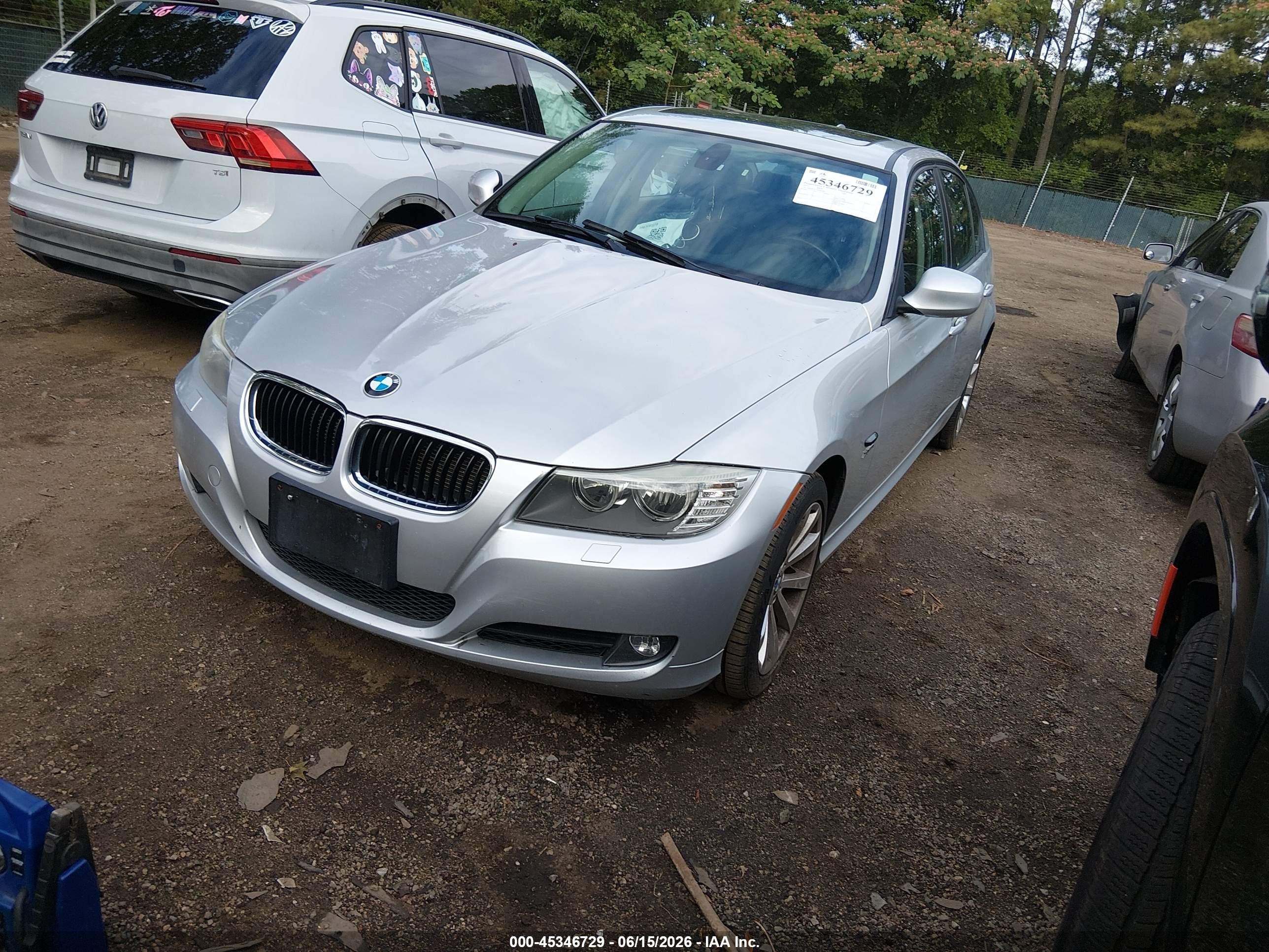 2011 Bmw 328i Xdrive Silver vin: WBAPK7C52BF083680