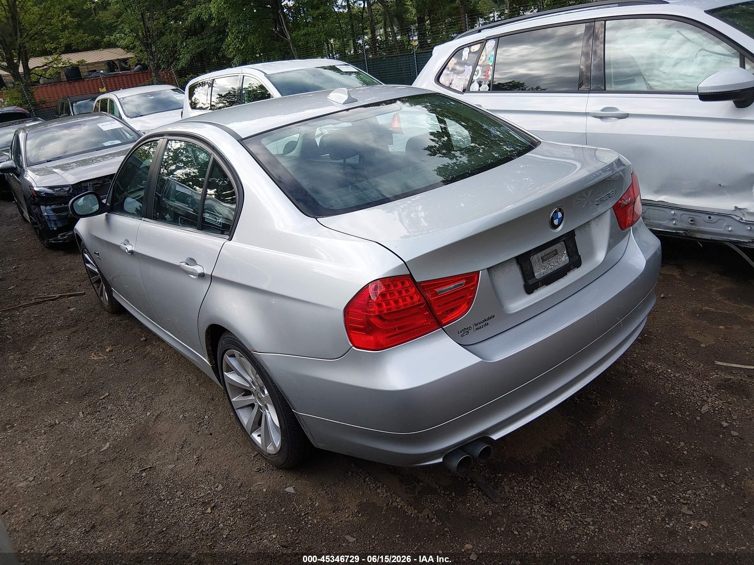 2011 Bmw 328i Xdrive Silver vin: WBAPK7C52BF083680