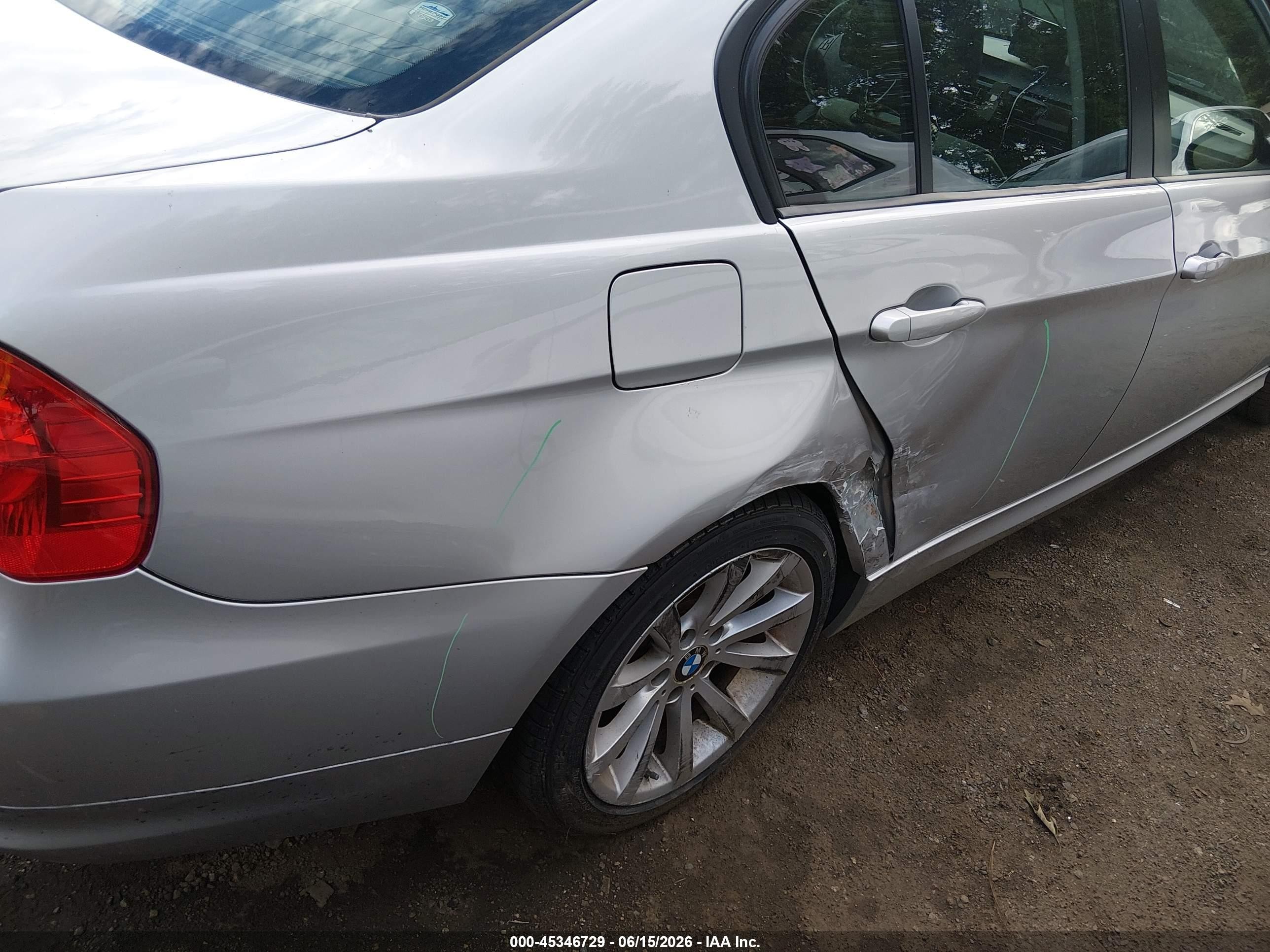 2011 Bmw 328i Xdrive Silver vin: WBAPK7C52BF083680