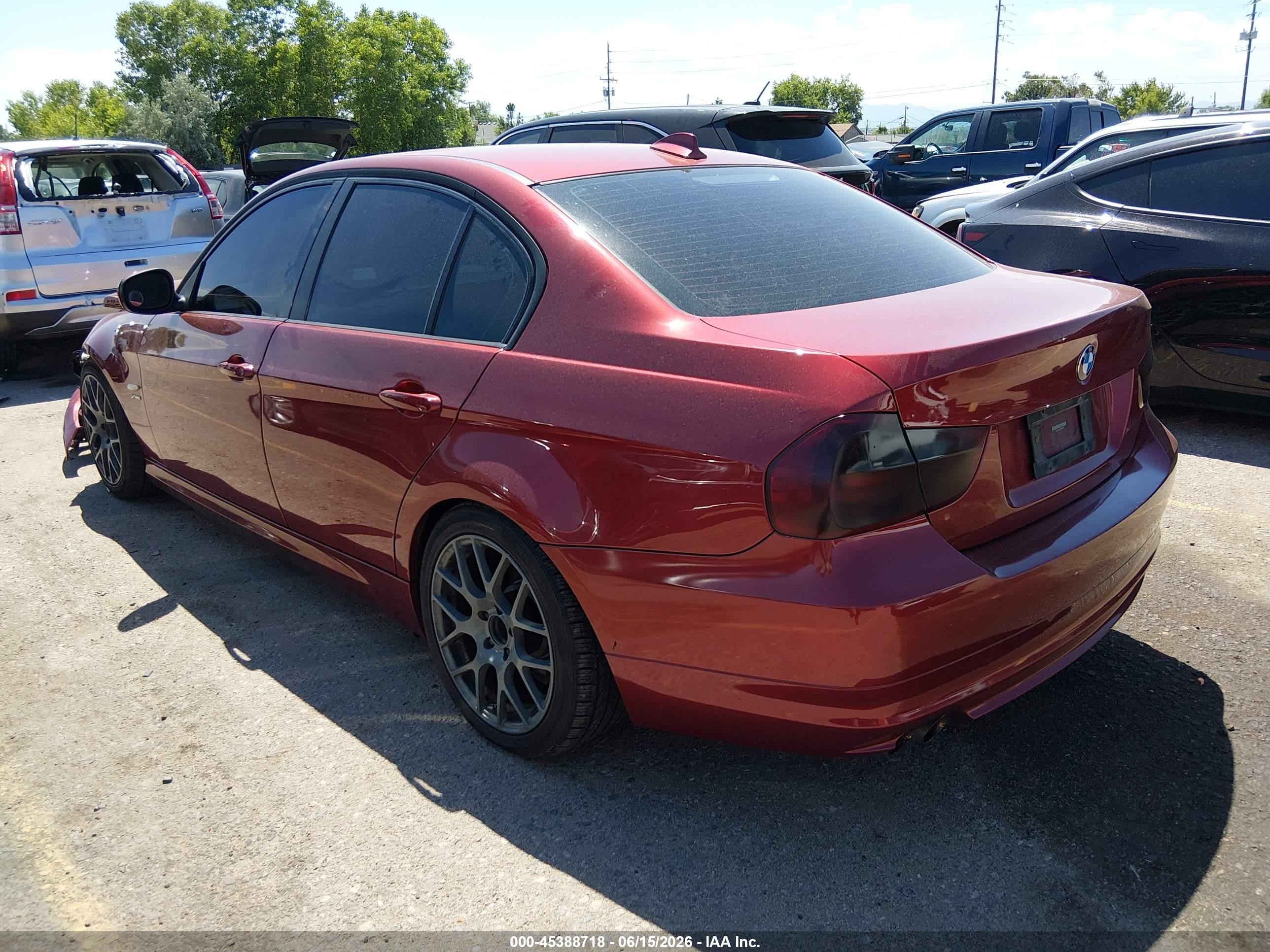 2011 Bmw 328i Xdrive Red vin: WBAPK7C52BF085588