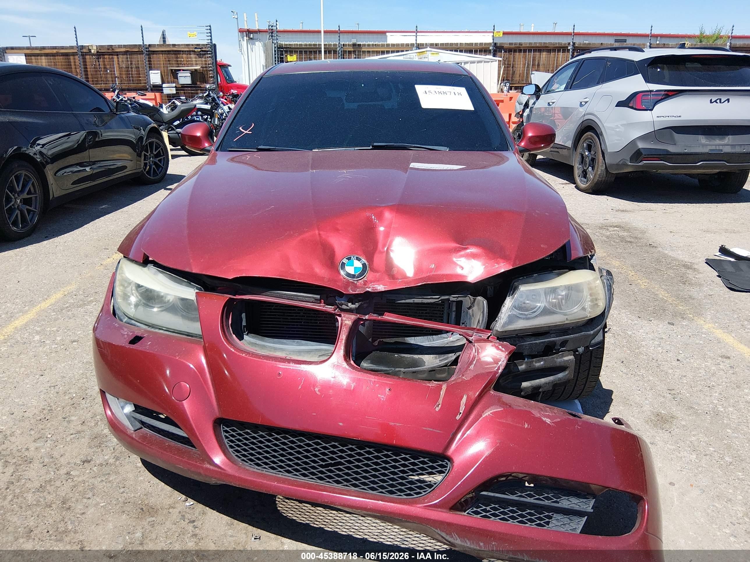 2011 Bmw 328i Xdrive Red vin: WBAPK7C52BF085588