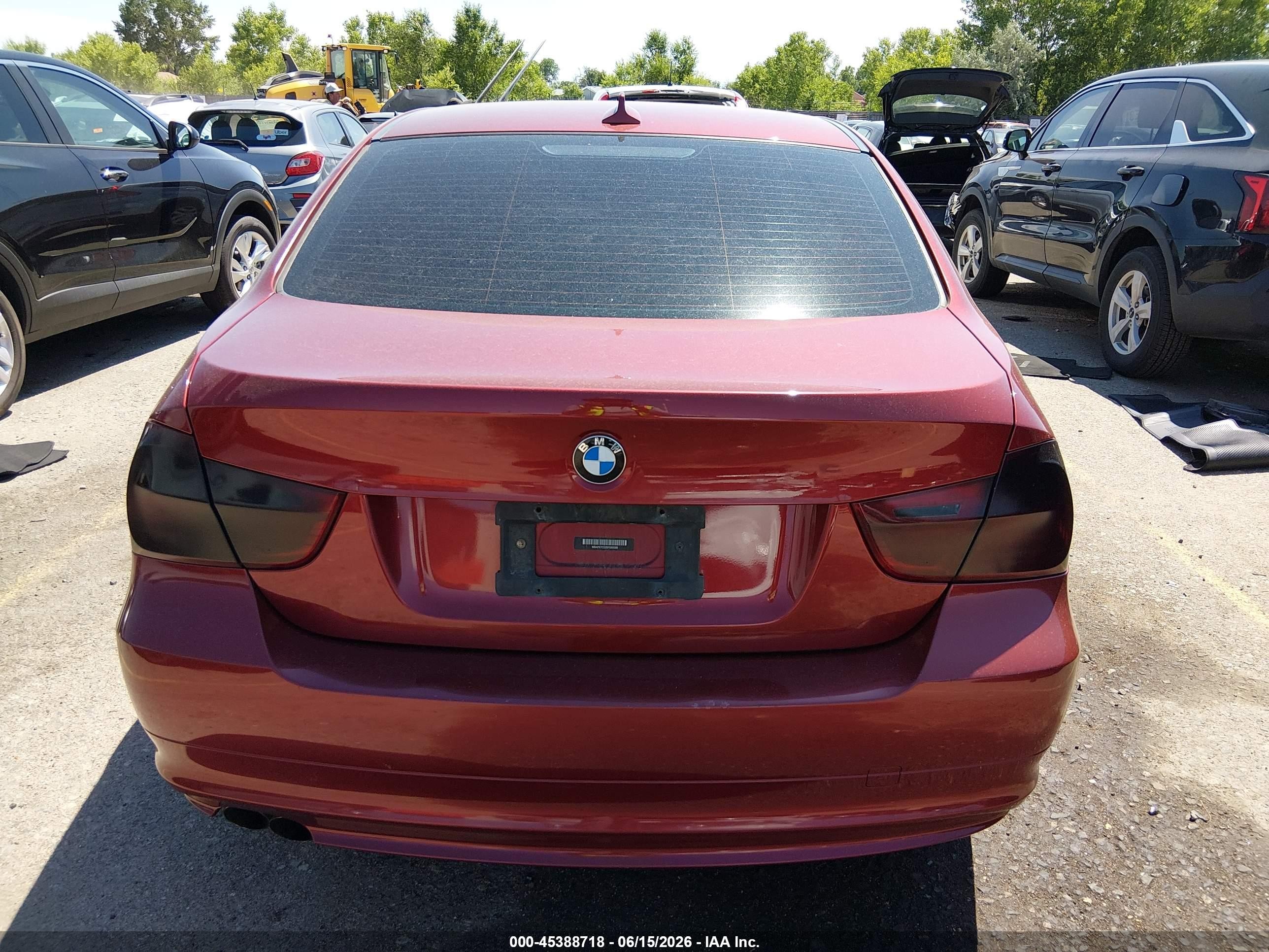 2011 Bmw 328i Xdrive Red vin: WBAPK7C52BF085588