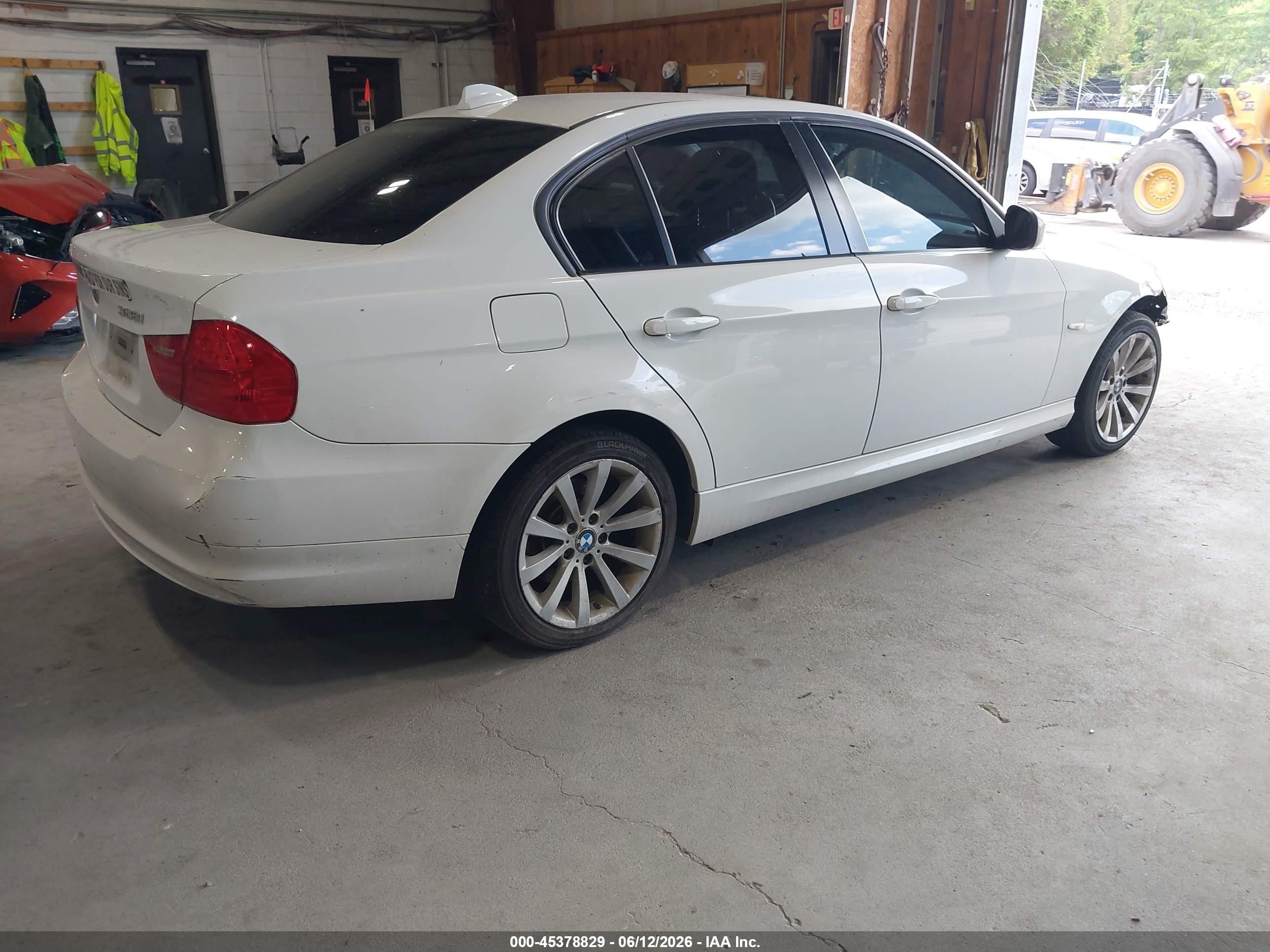 2011 Bmw 328i Xdrive White vin: WBAPK7C53BA463883