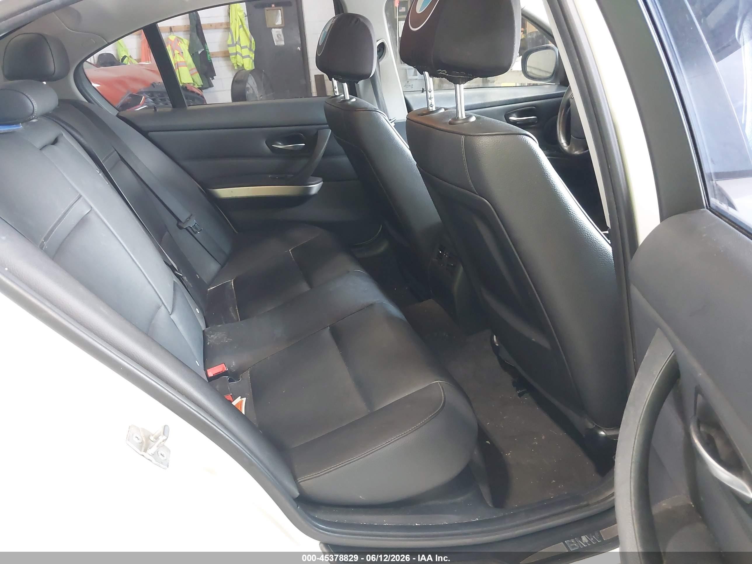 2011 Bmw 328i Xdrive White vin: WBAPK7C53BA463883
