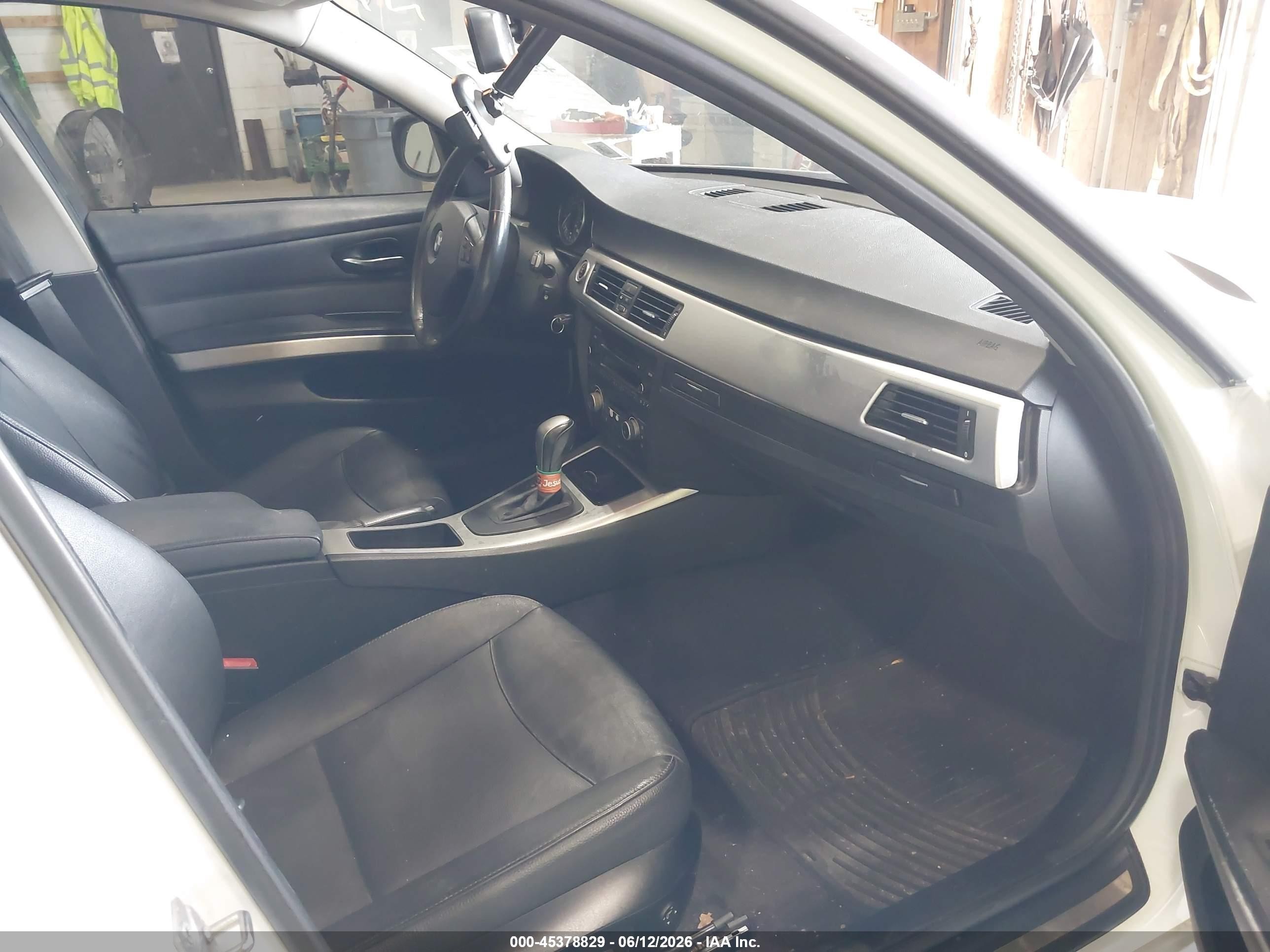 2011 Bmw 328i Xdrive White vin: WBAPK7C53BA463883