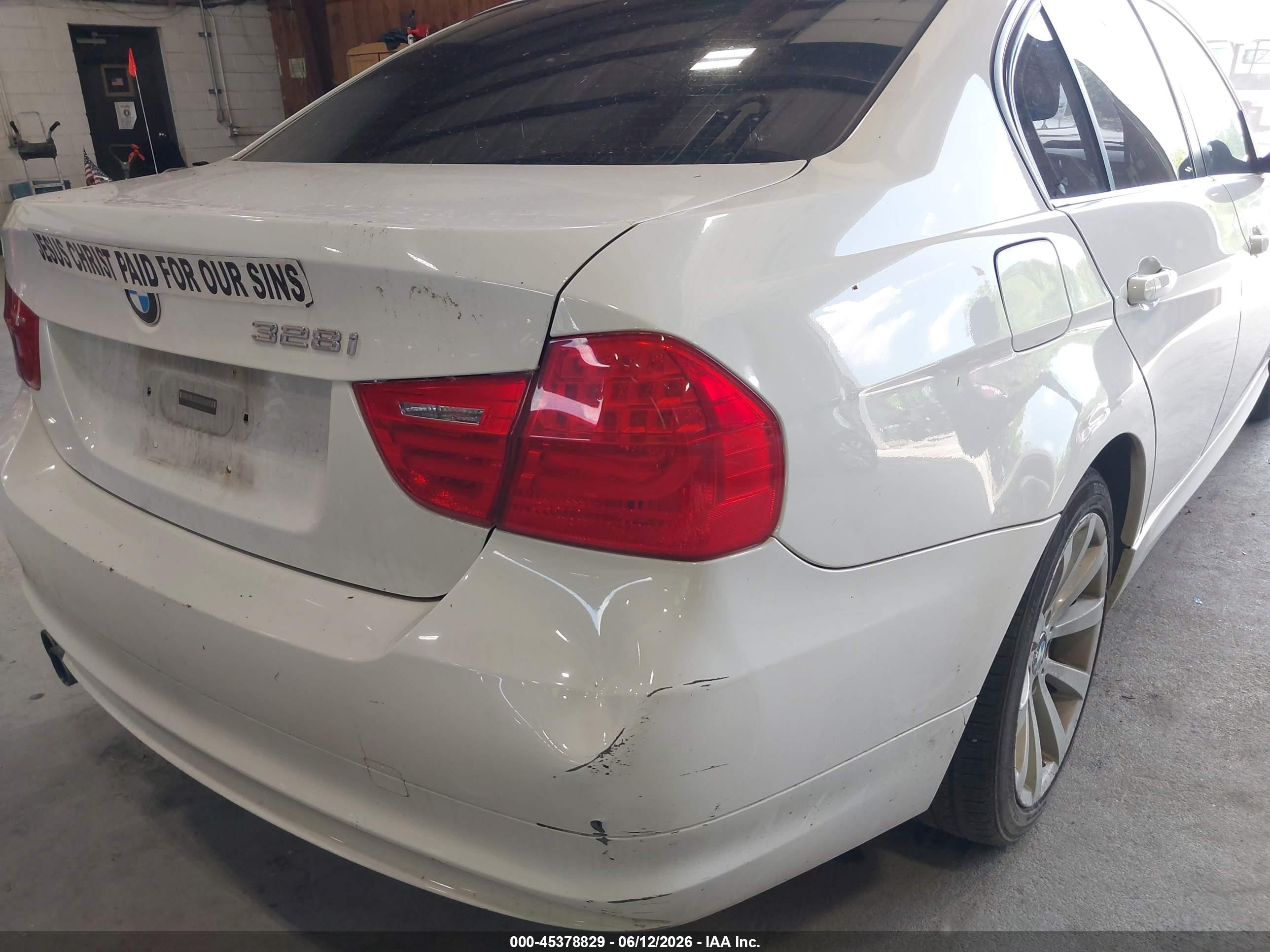 2011 Bmw 328i Xdrive White vin: WBAPK7C53BA463883